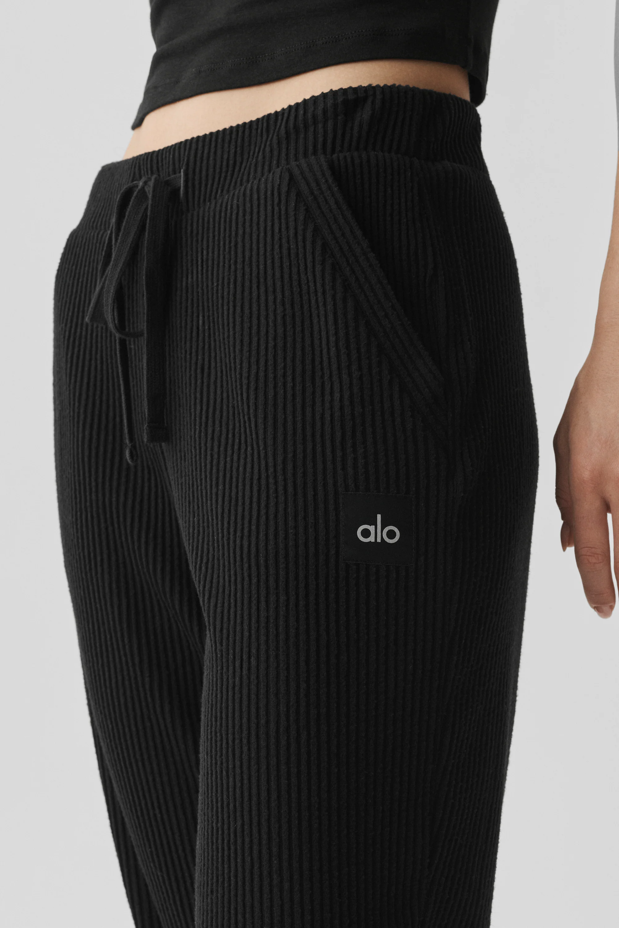Muse Sweatpant, Black, korkea vyötärönauha