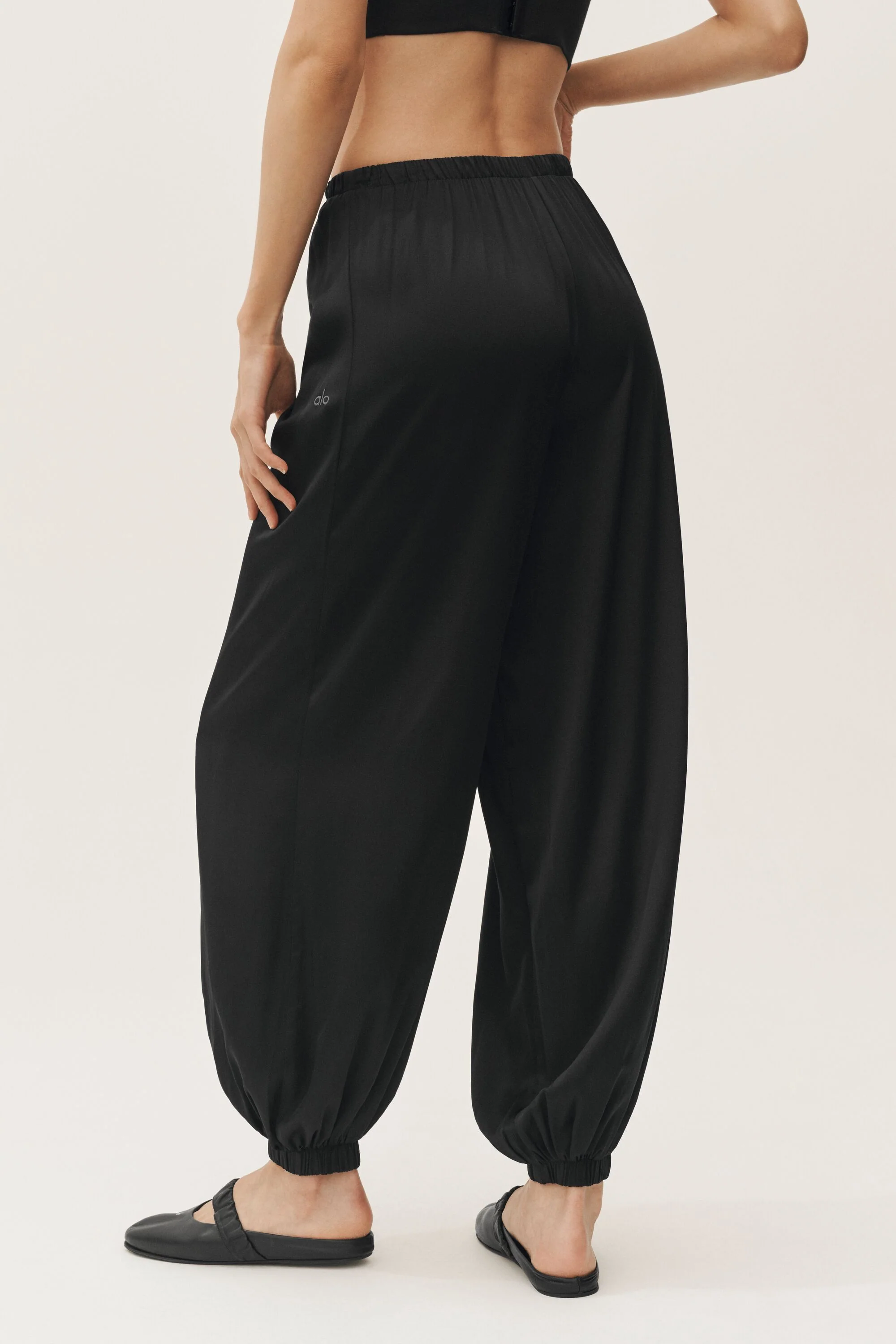 Silk Blend High-Waist Radiance Pant in Black