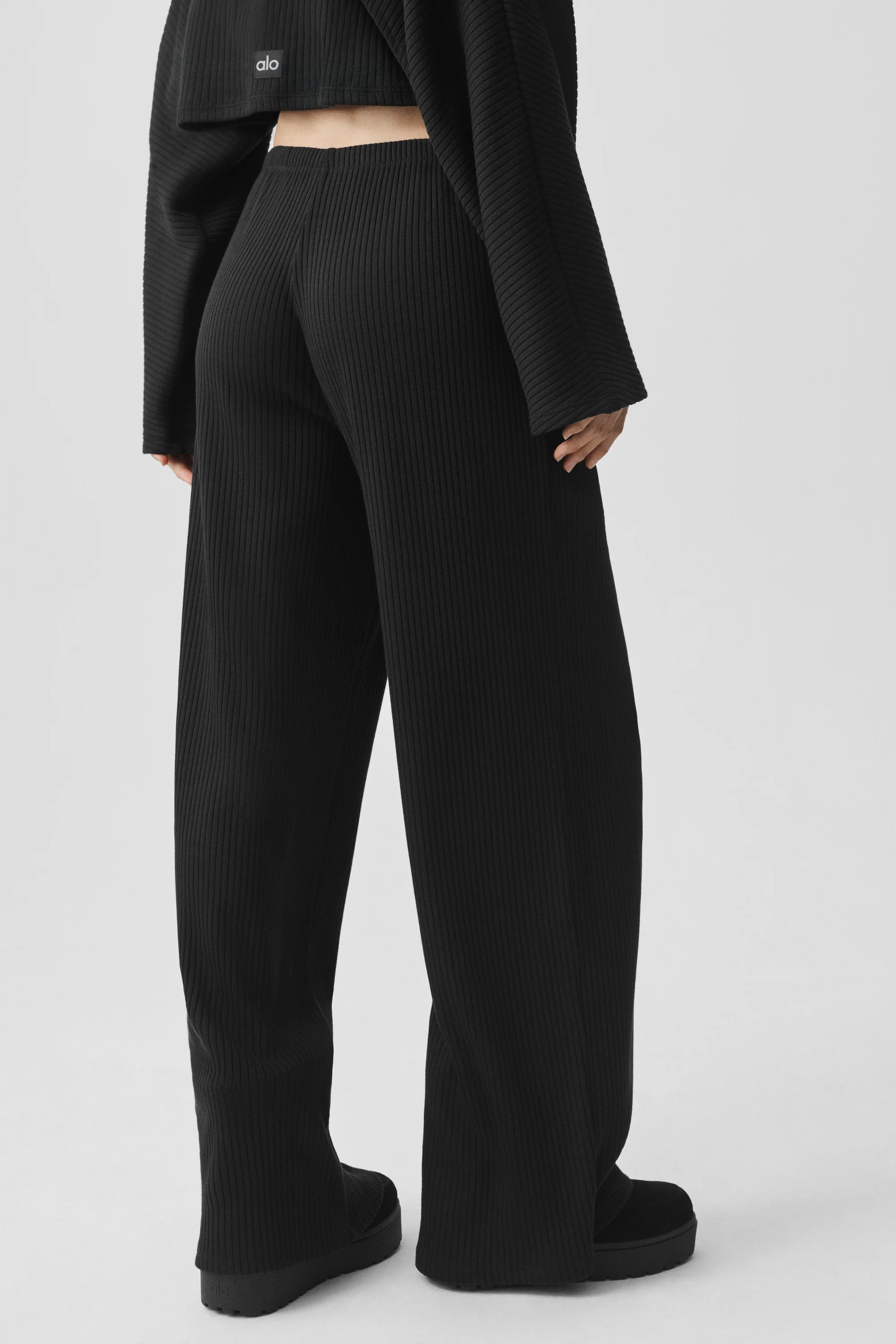 Ribbed Mid-Rise Reset Pant in Black with 32 Inch Inseam