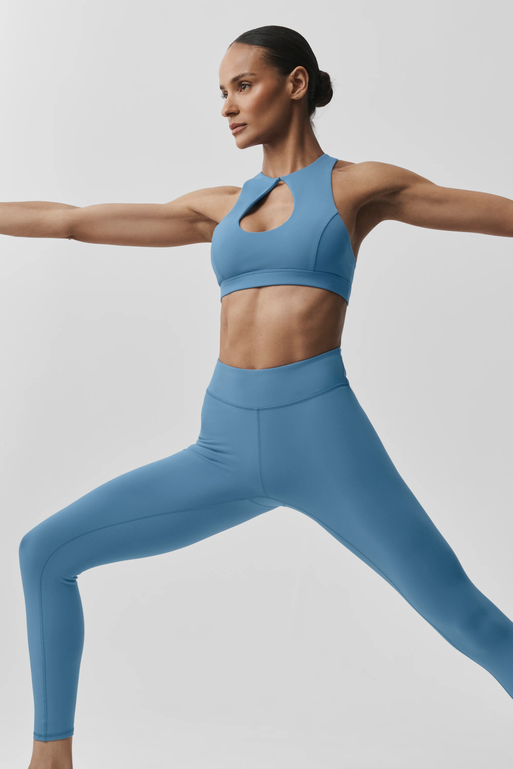 Airbrush Lock In Bra in California Blue for Studio Sessions