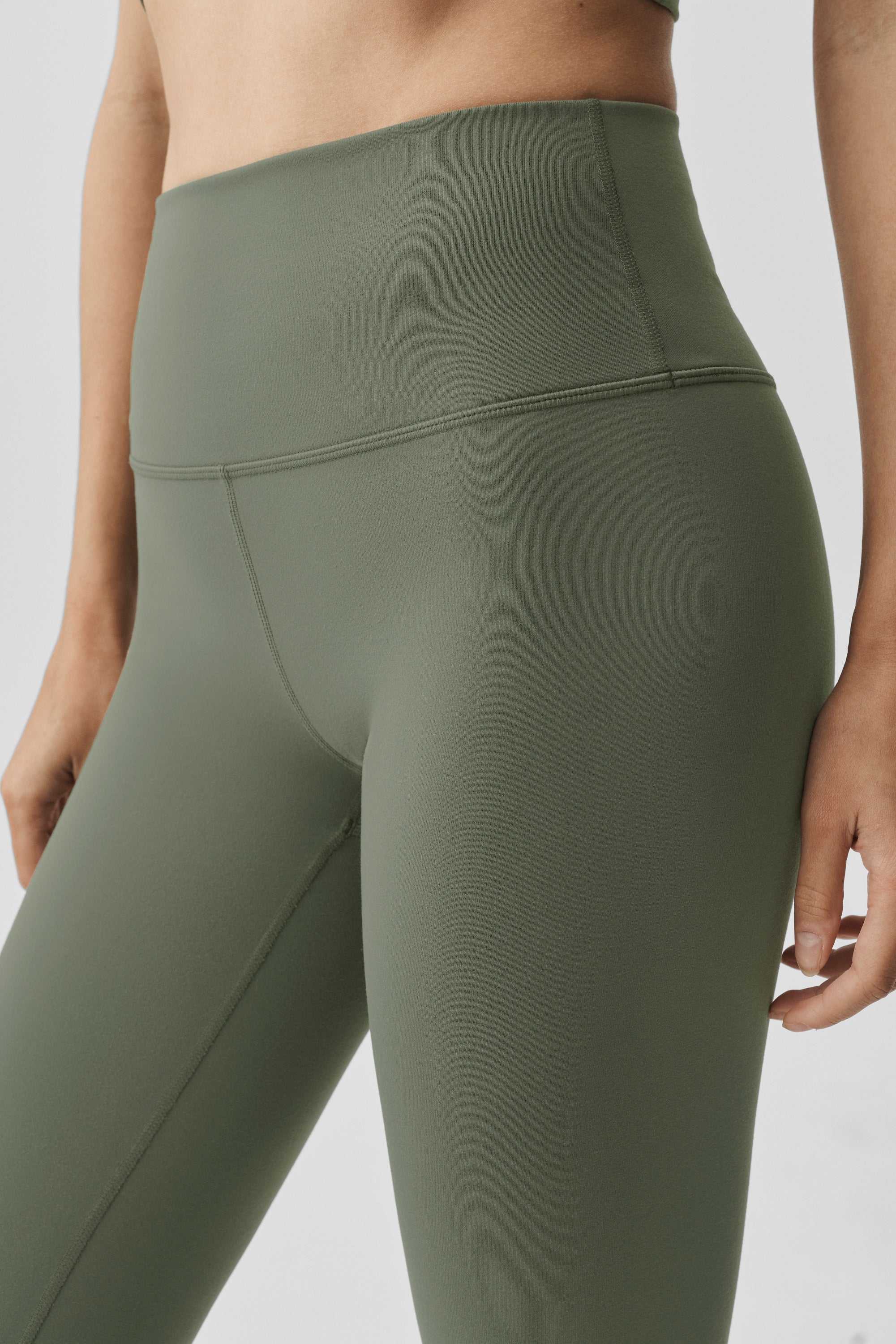 Leggings 7/8 a vita alta Airbrush verde bambù per studio e tutti i giorni
