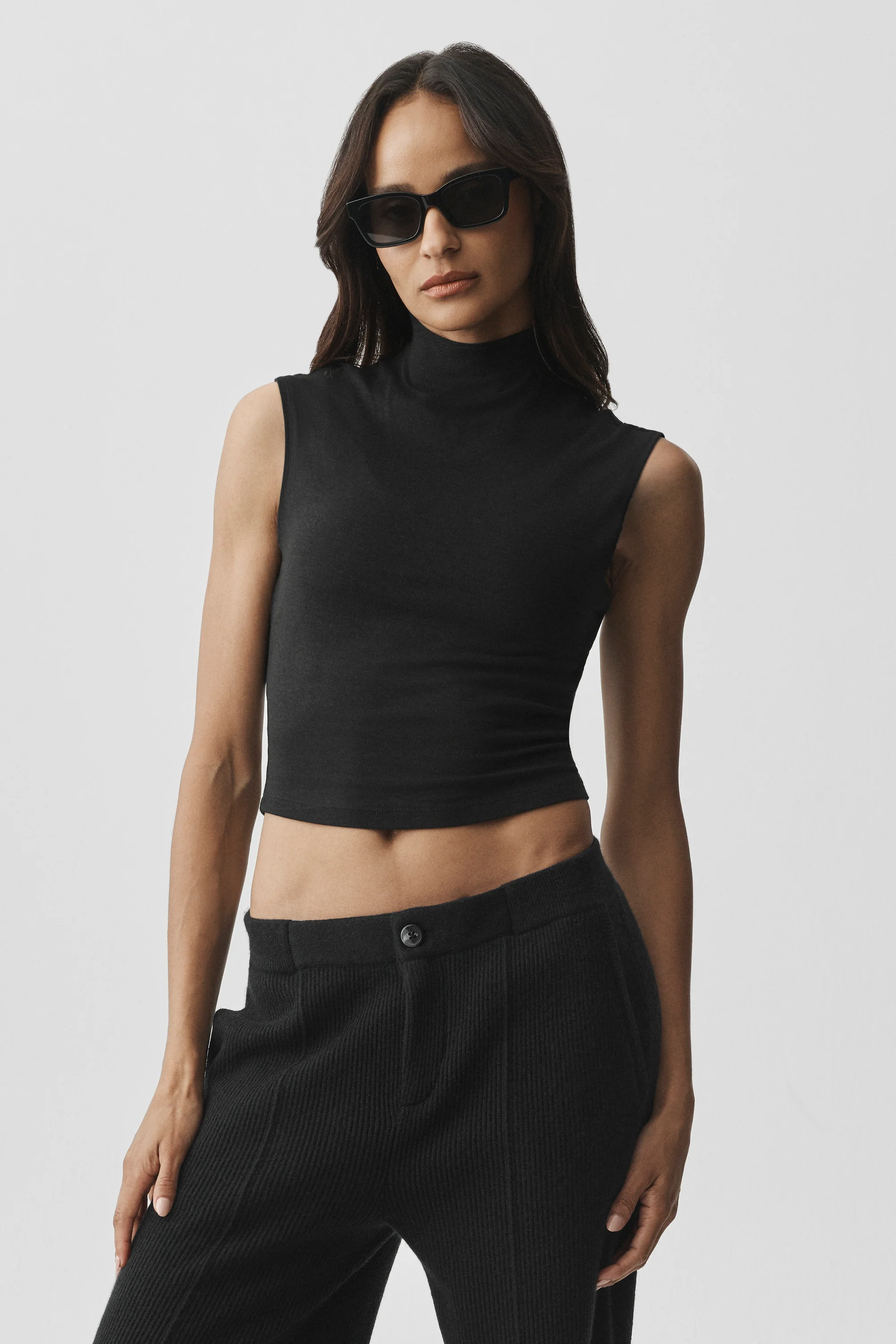 Halbtransparentes Oasis-Tanktop mit Stehkragen in Schwarz