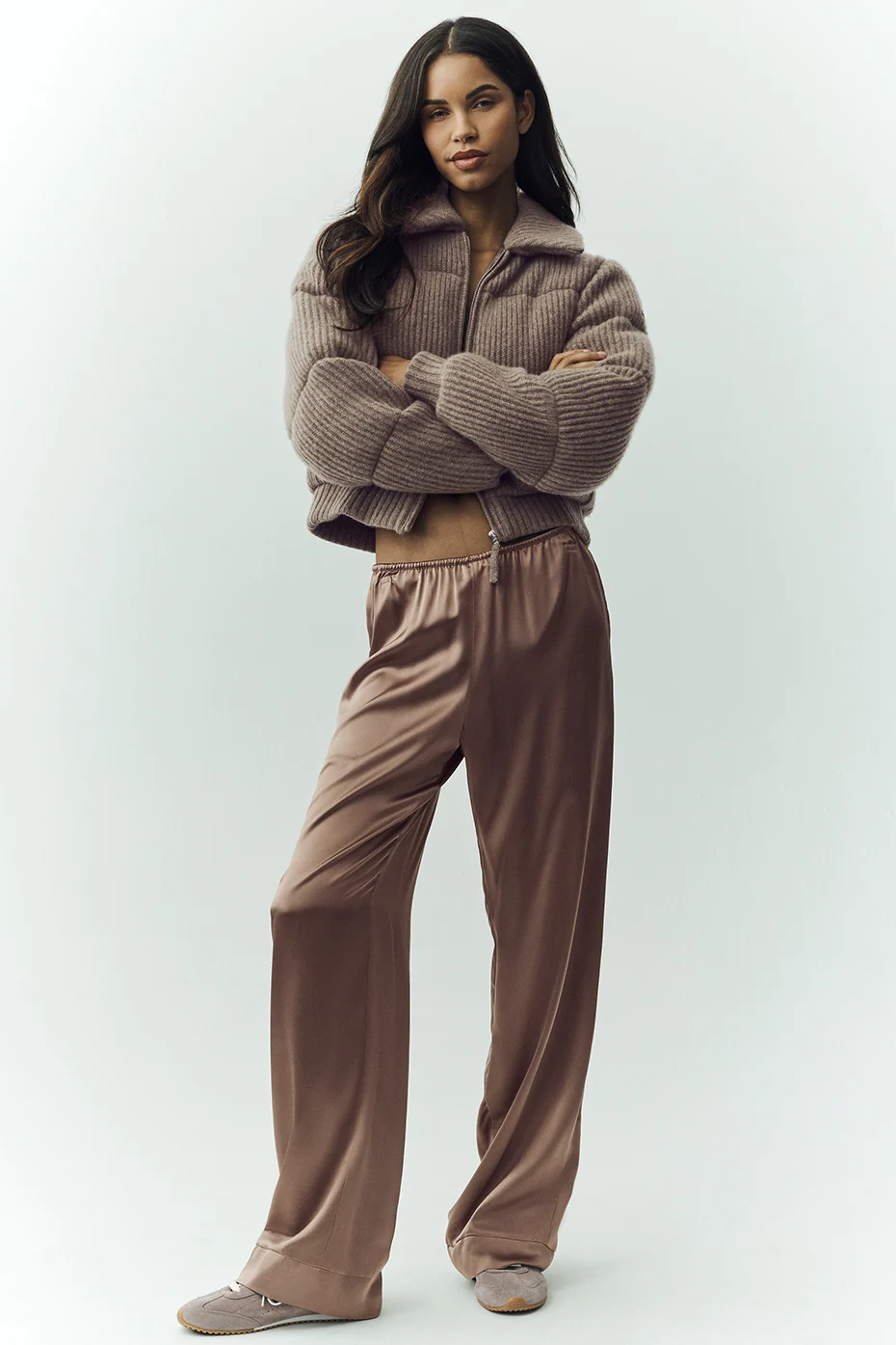 Seidene Luminous-Hose (lang) in Alpine Cocoa für größere Figuren