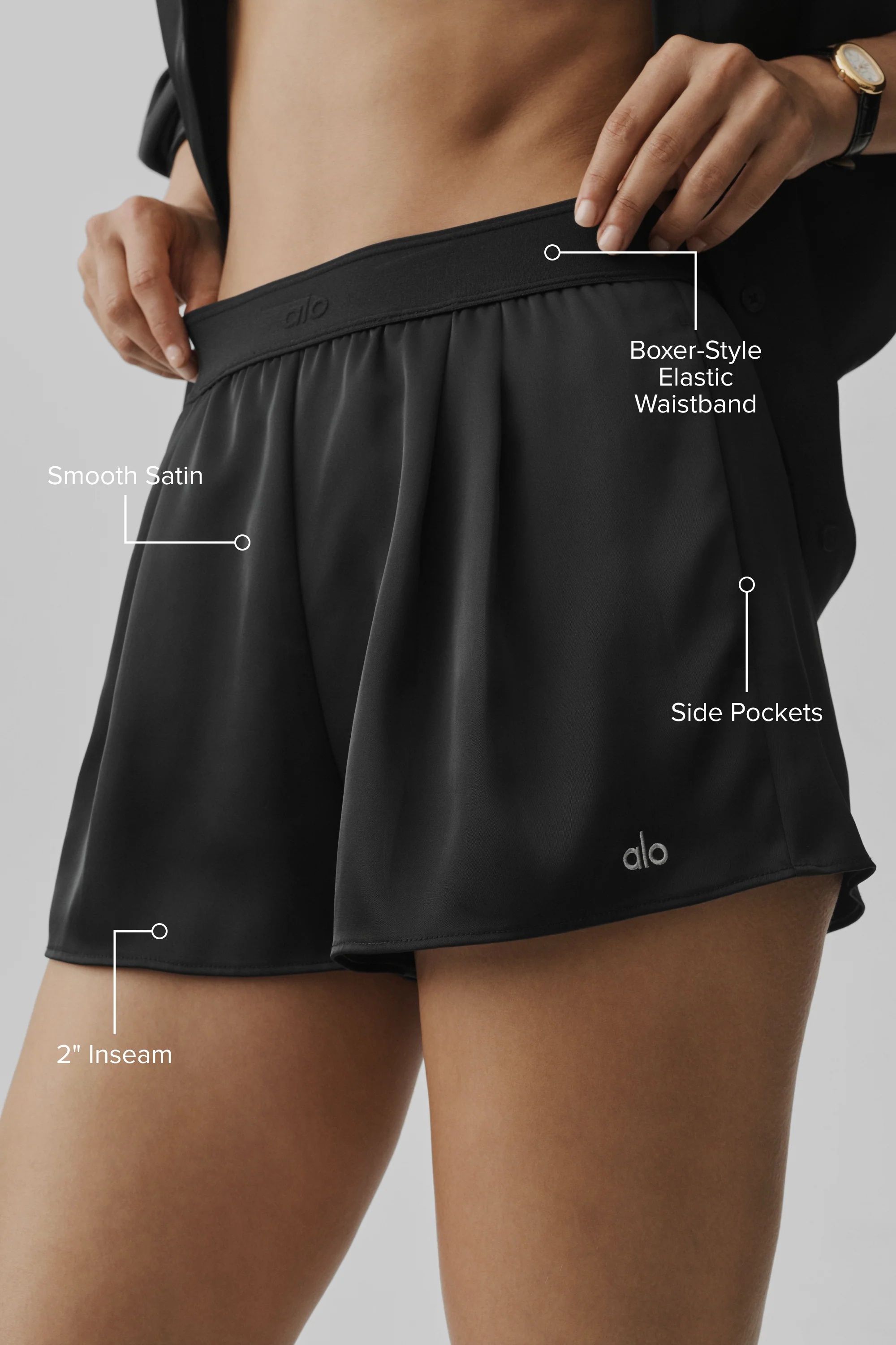 Satin-High-Waist-Shorts Smooth Talker in Schwarz mit Seitentaschen