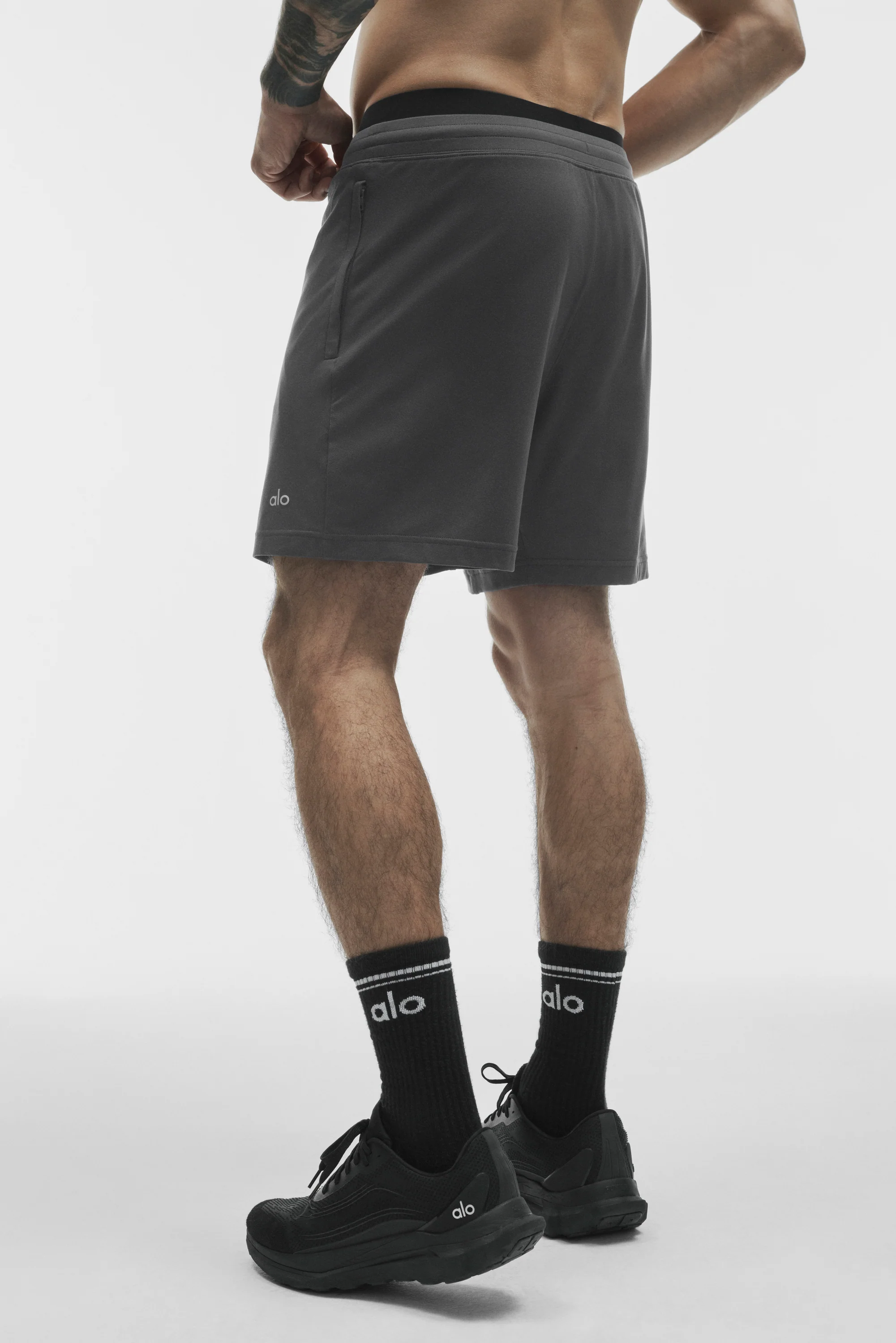 Conquer React 7-Inch Performance Short in Anthracite