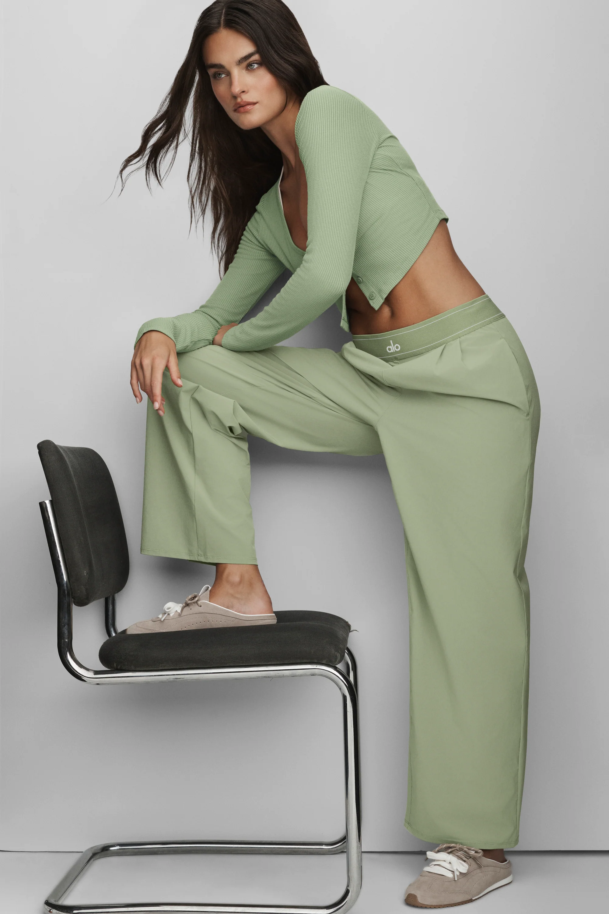 Suit Up Trouser Regular Length i Dune Grass – relaxed fit