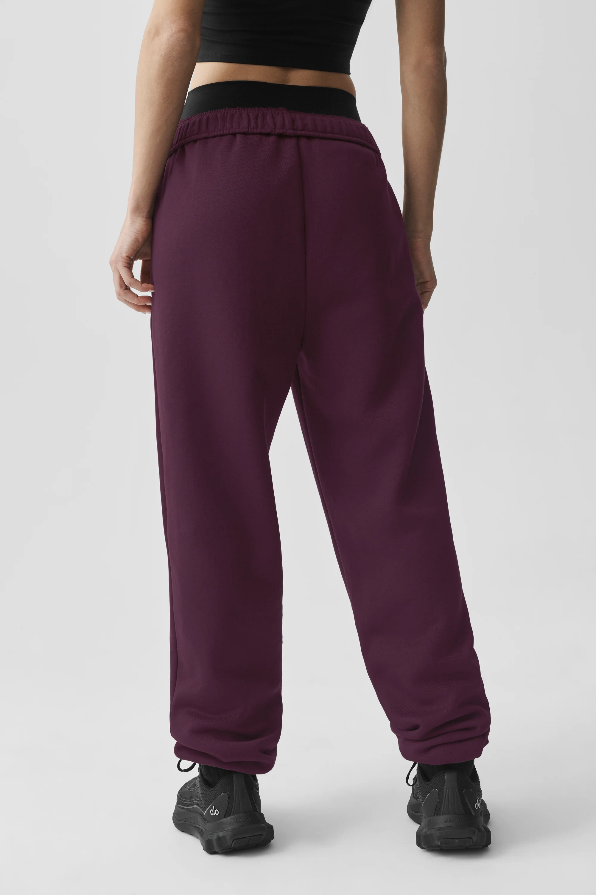 Accolade Sweatpant Rich Bordeaux Lounge to Street