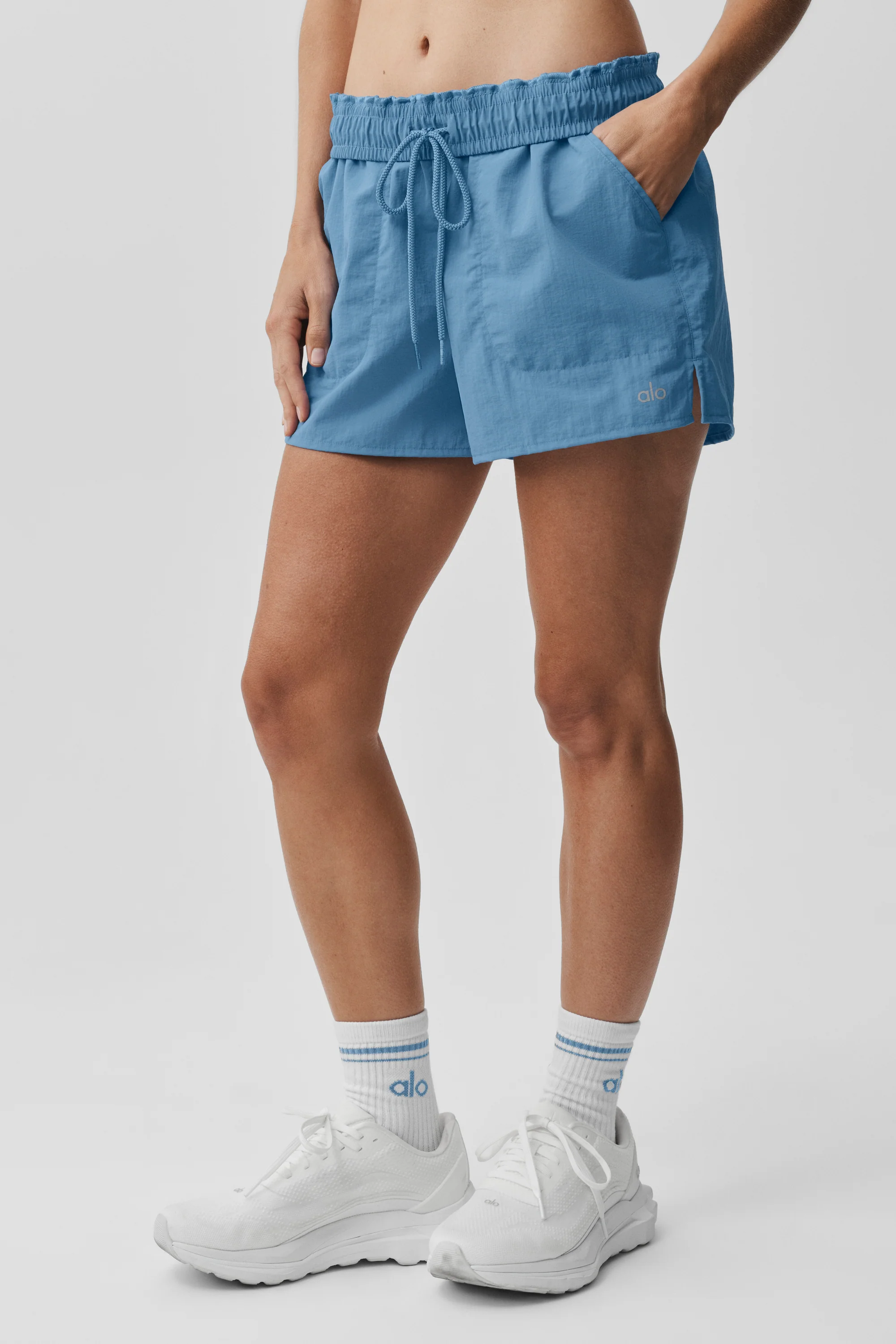 Alumni Short in California Blue with High-Rise Fit and Side Slit Pockets