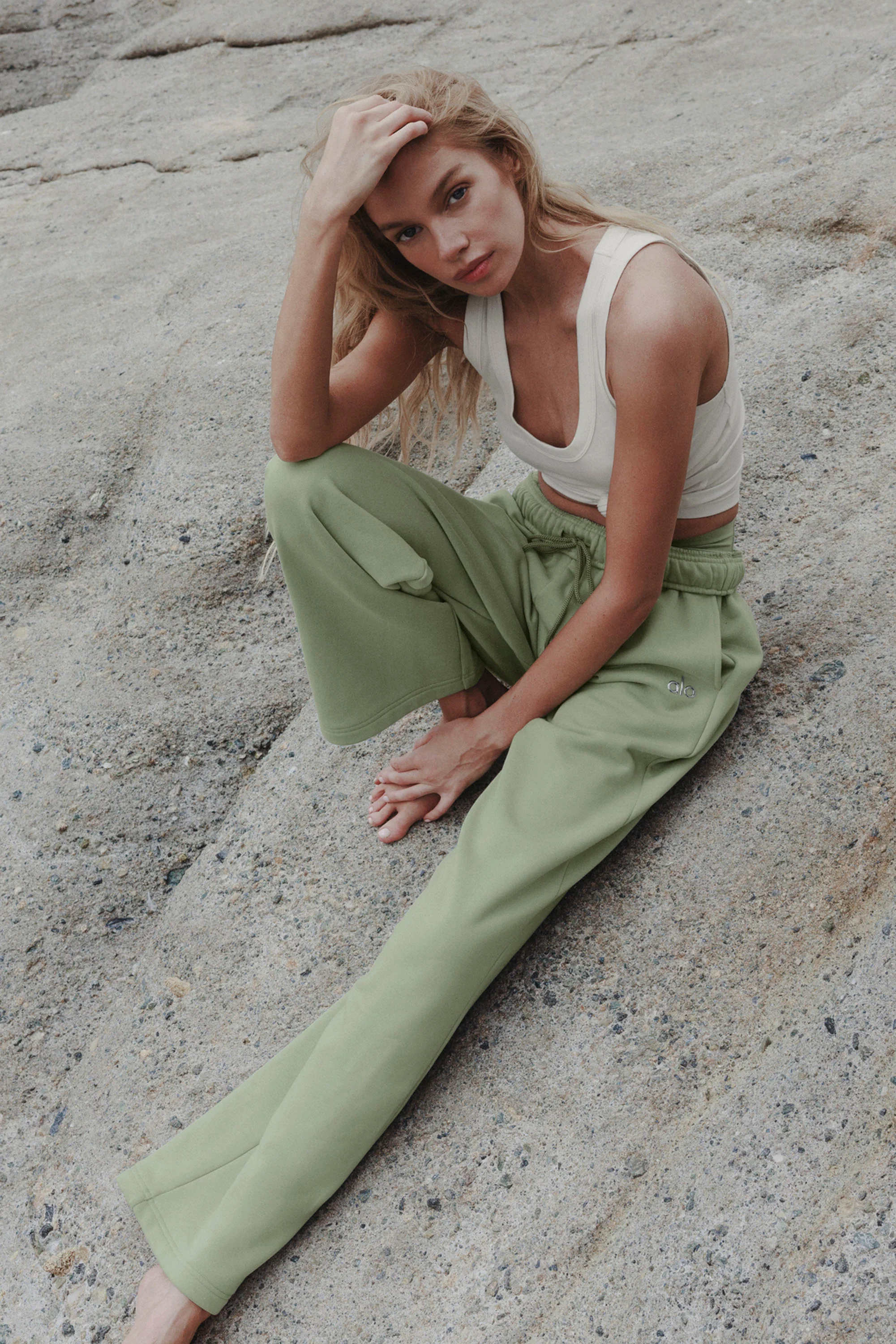 Accolade rettbeinte sweatpants i Dune Grass
