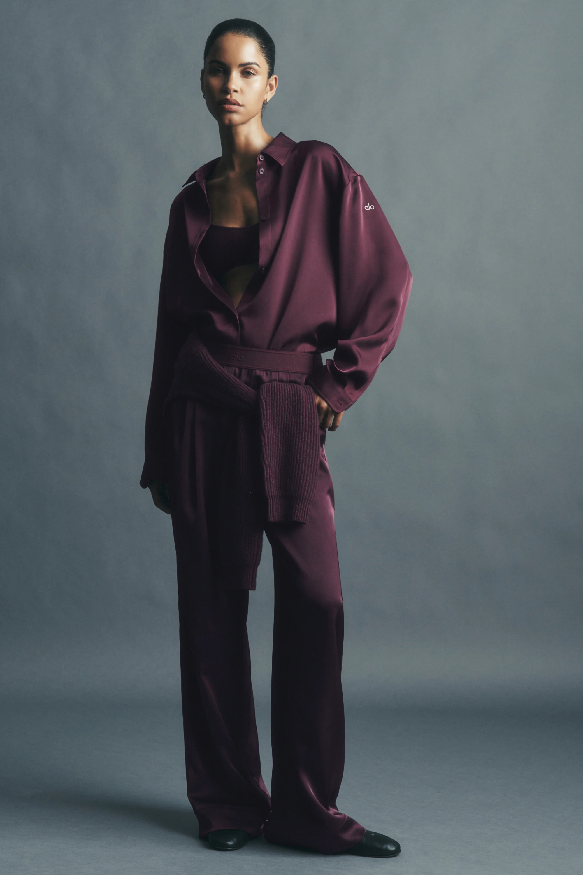 Satin High-Waist Smooth Talker Pant Regular in Rich Bordeaux