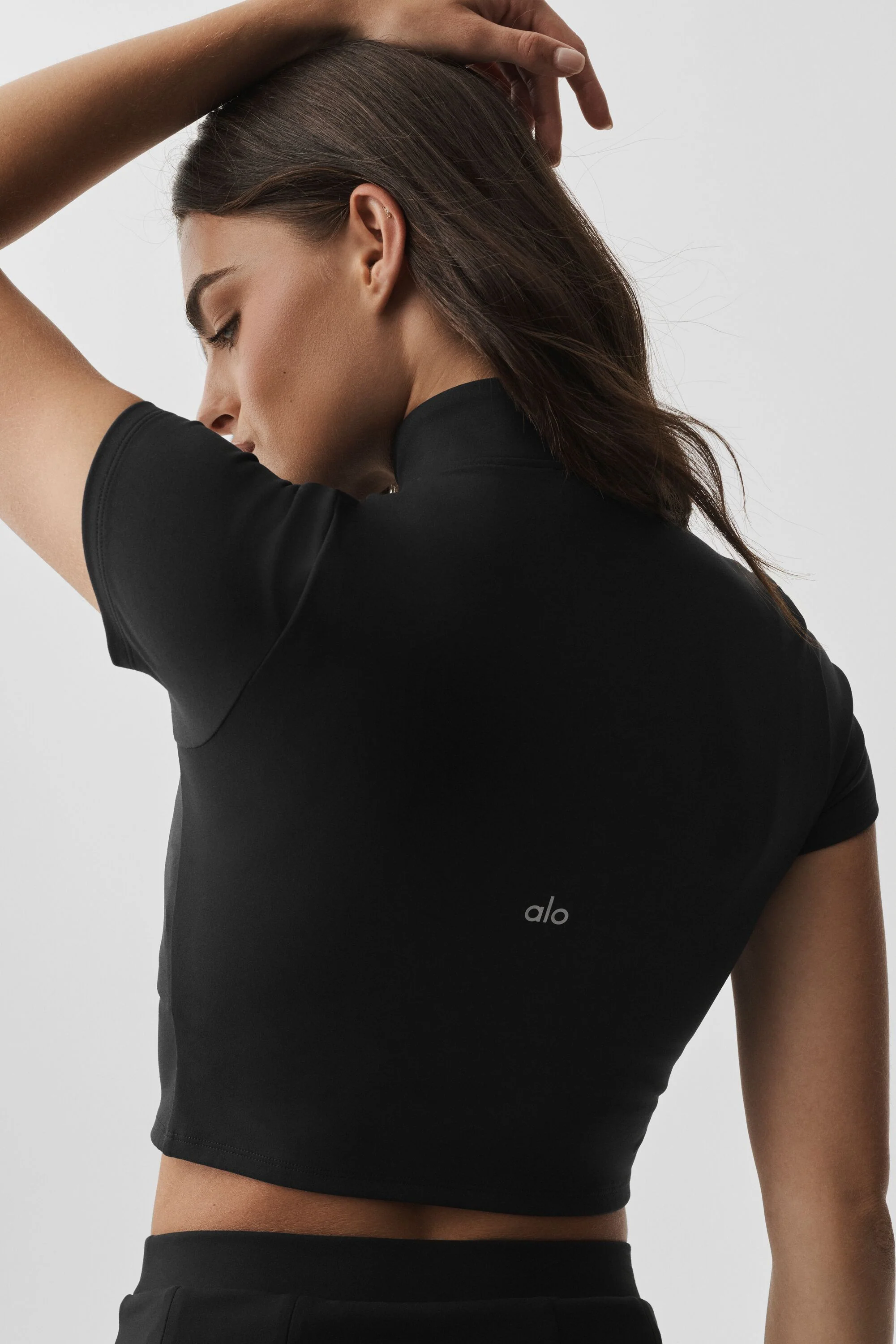 ALO Softsculpt Full Zip Short Sleeve Top in Black
