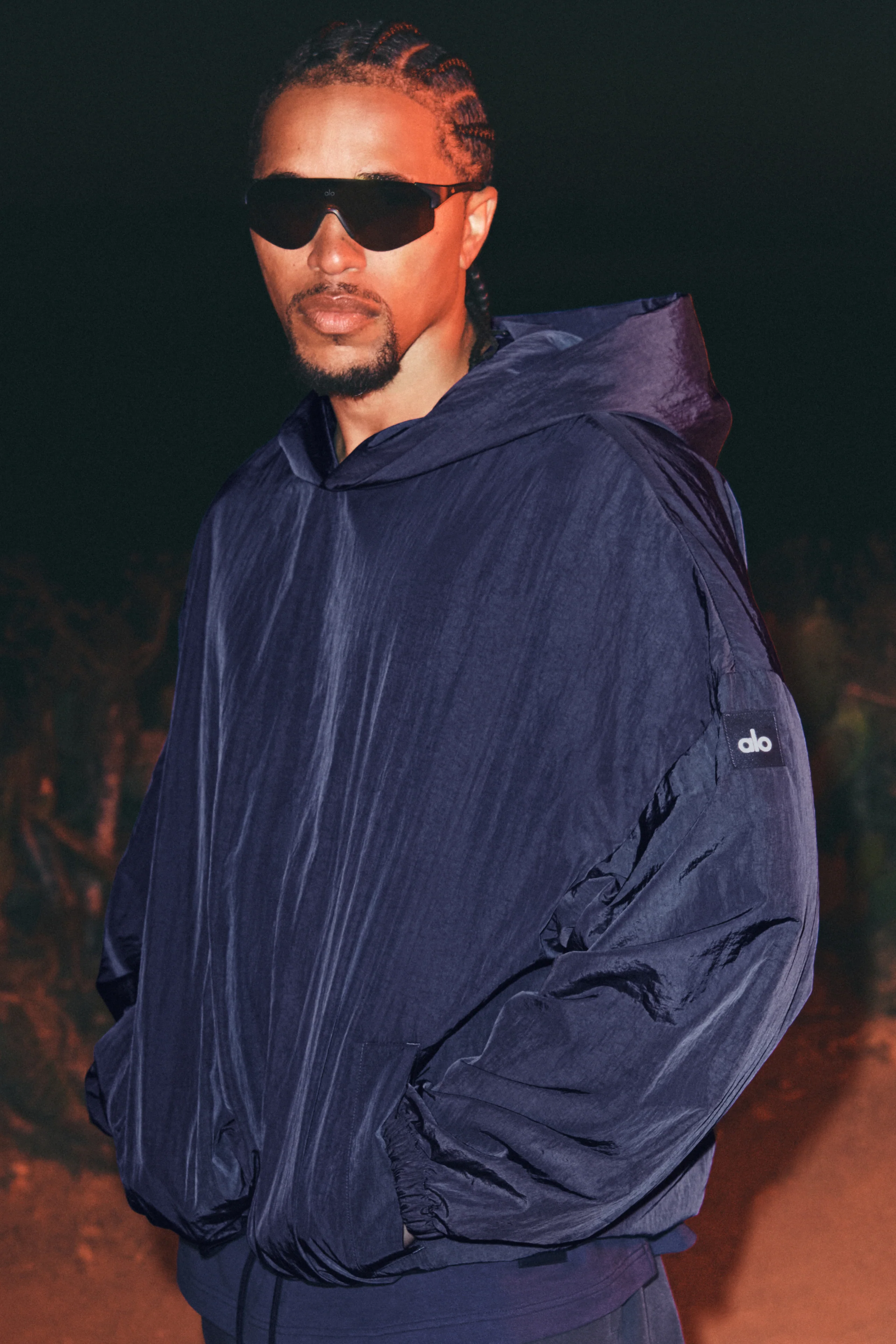 Axis Hooded Pullover in Marineblauw met een Low-Gloss Afwerking