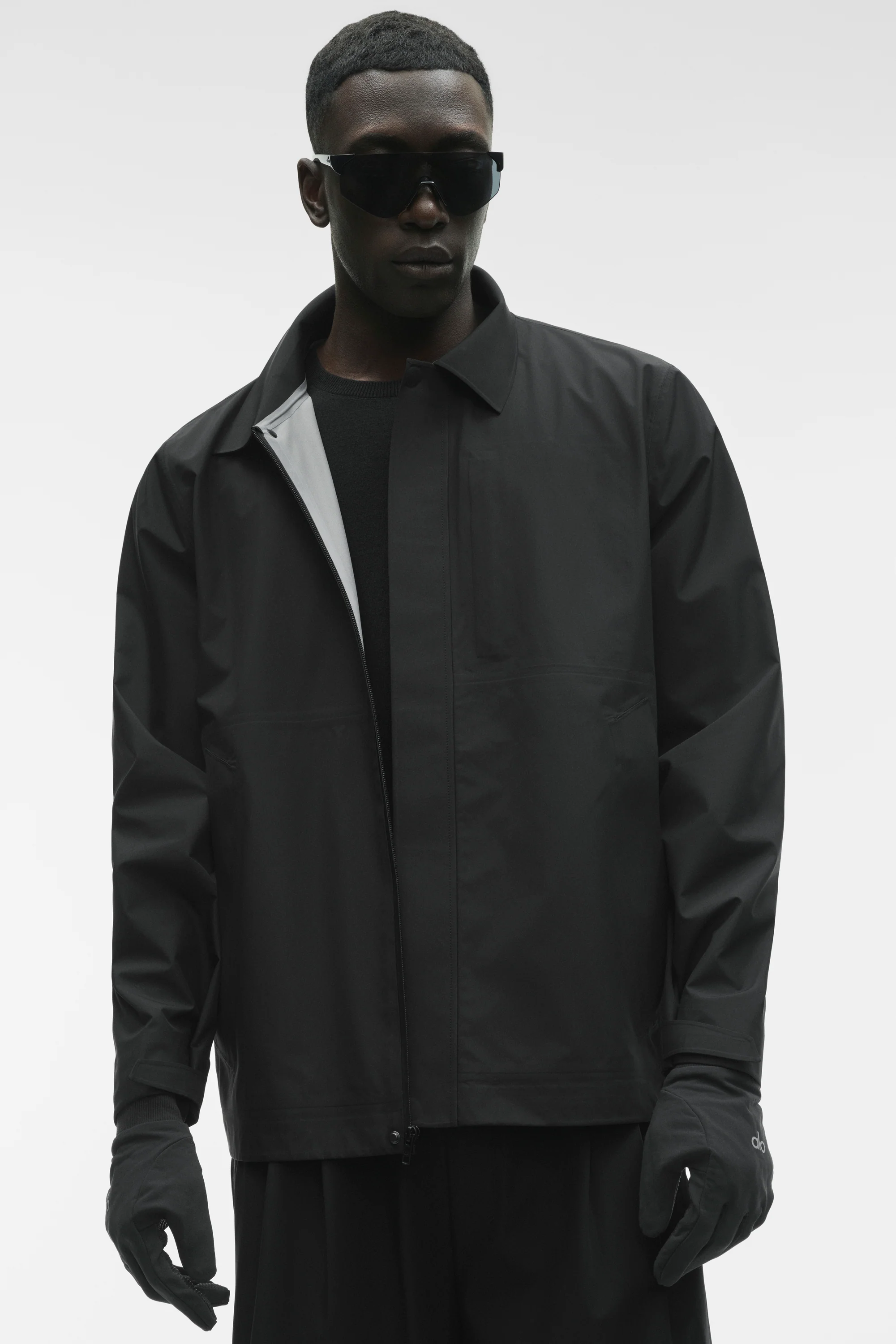 Alpha Shell Overshirt i svart med vattentäta dragkedjor
