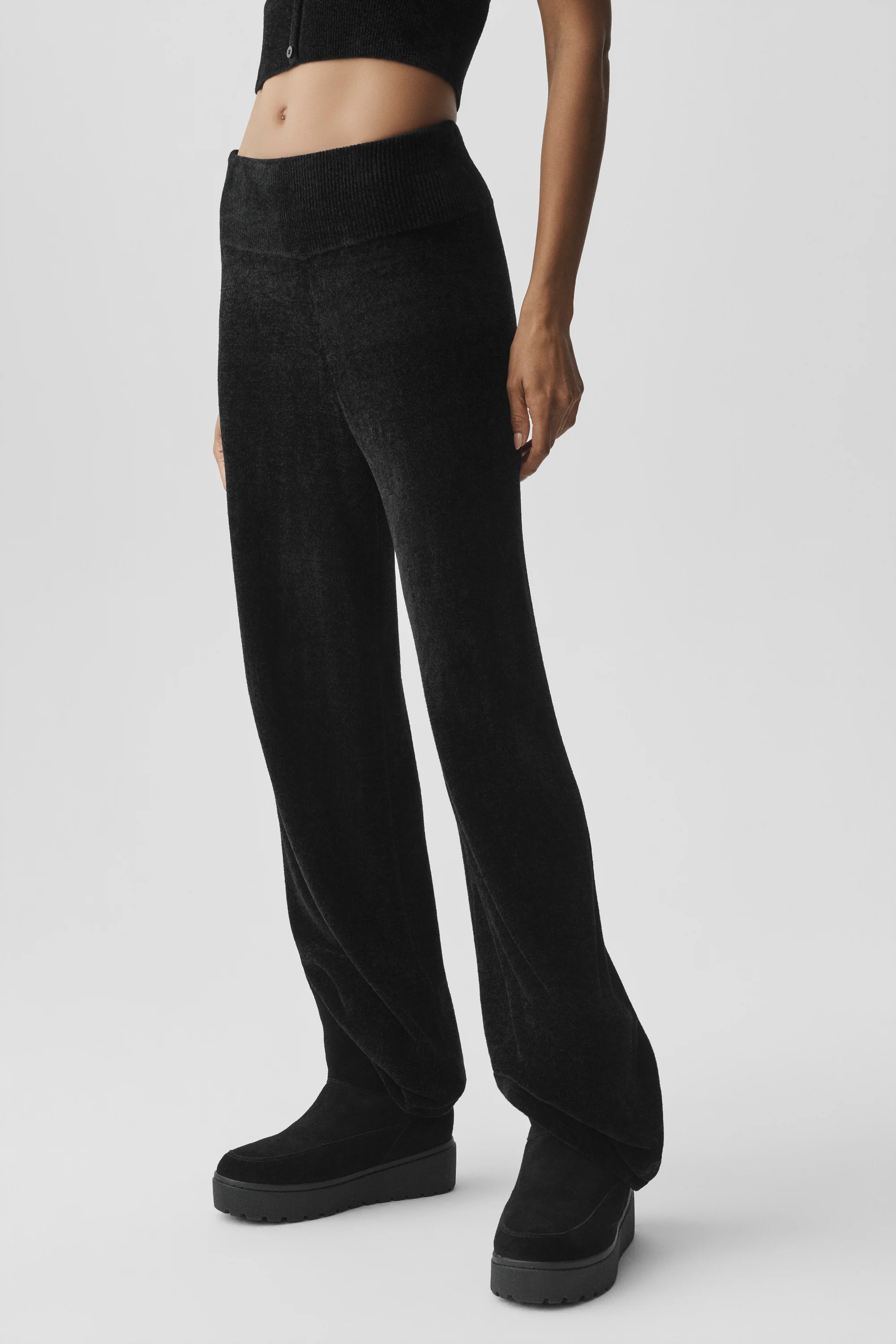 Pantalone a vita alta a gamba dritta in micro ciniglia nera