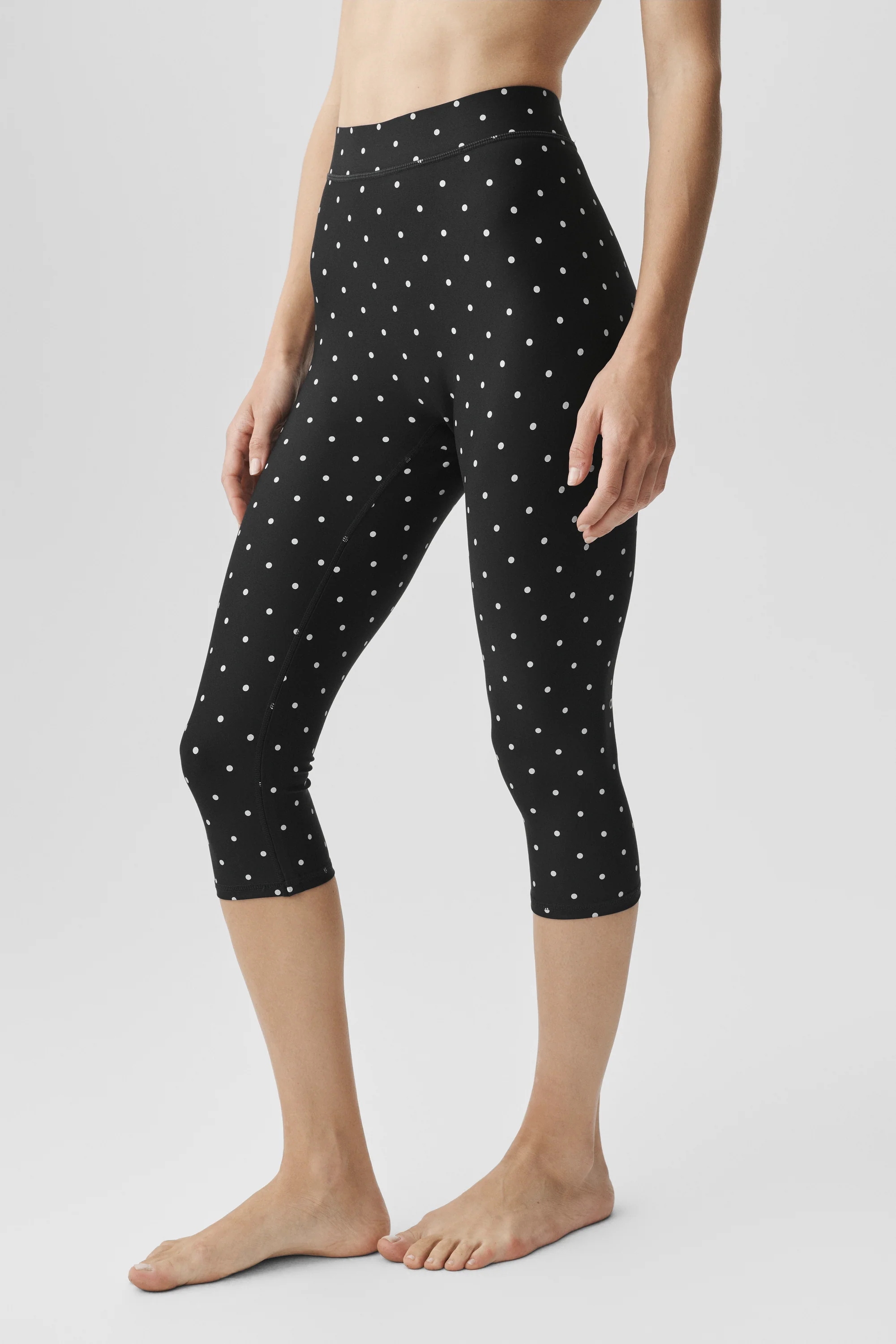 Airlift Polka Dot High-Waist Iconic 90's Capri in Schwarz/Weiß