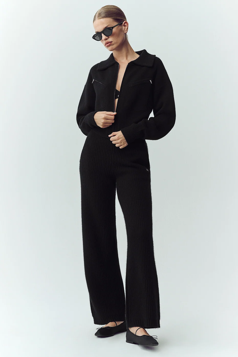 Cashmere Radiate Jacket in Black With Zip Details