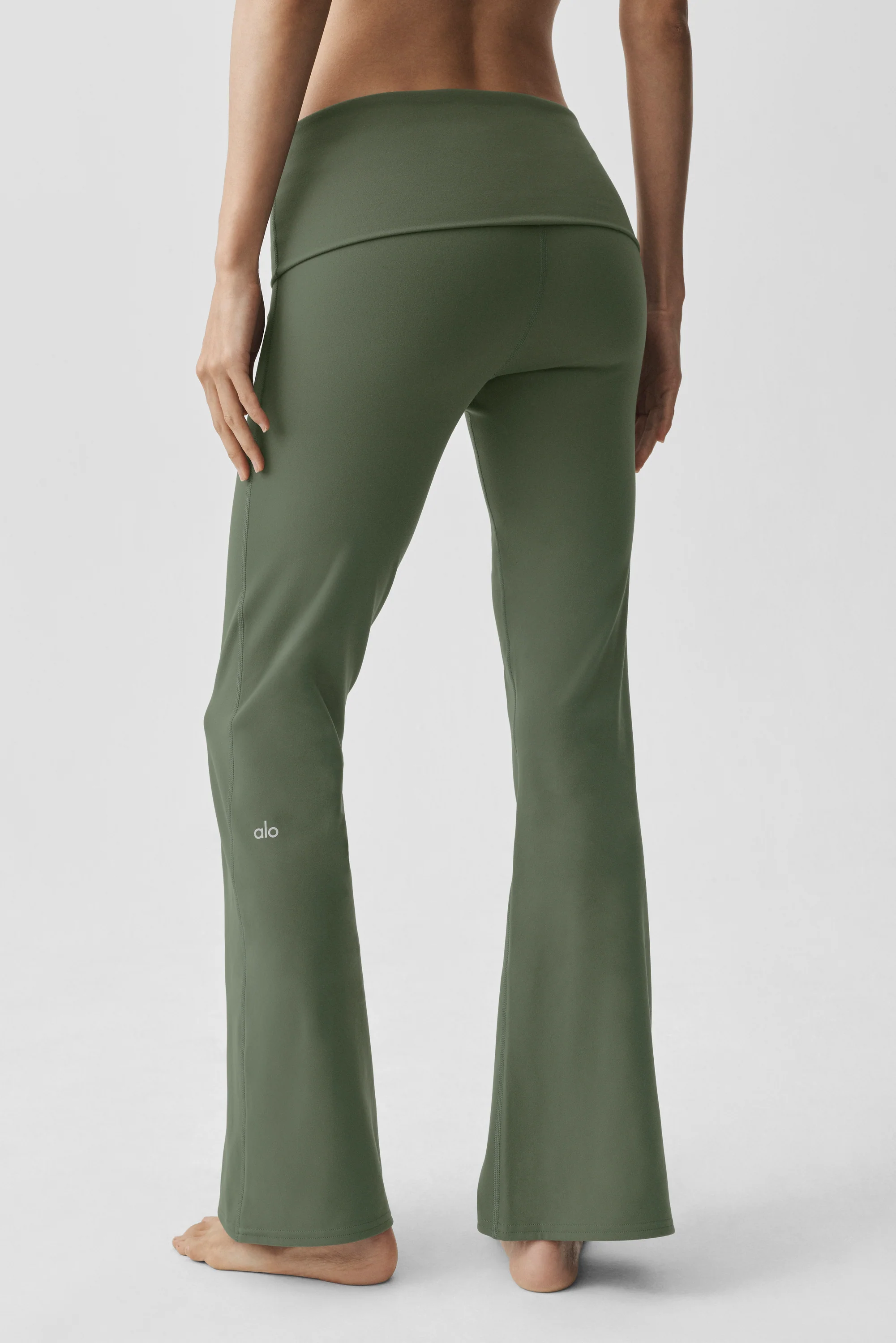 Leggings 7/8 a zampa con risvolto Softsculpt di ALO in Bamboo Green