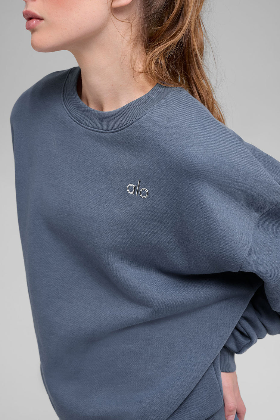 Pullover Decote Redondo Accolade em Bluestone Moletom Francês Peso Médio