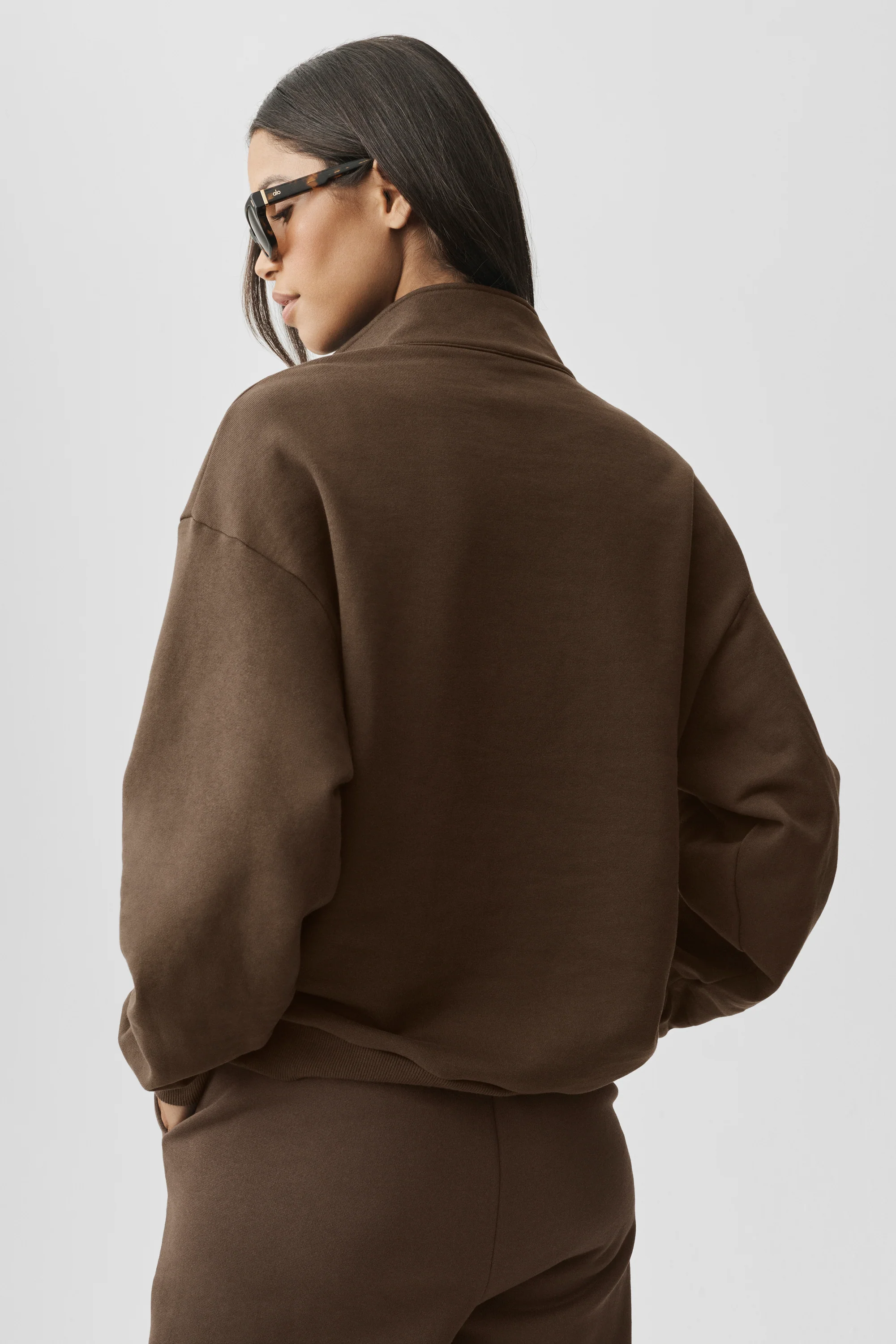 Sudadera Accolade con cremallera de 1/4 en Espresso – Top de descanso con cuello alto