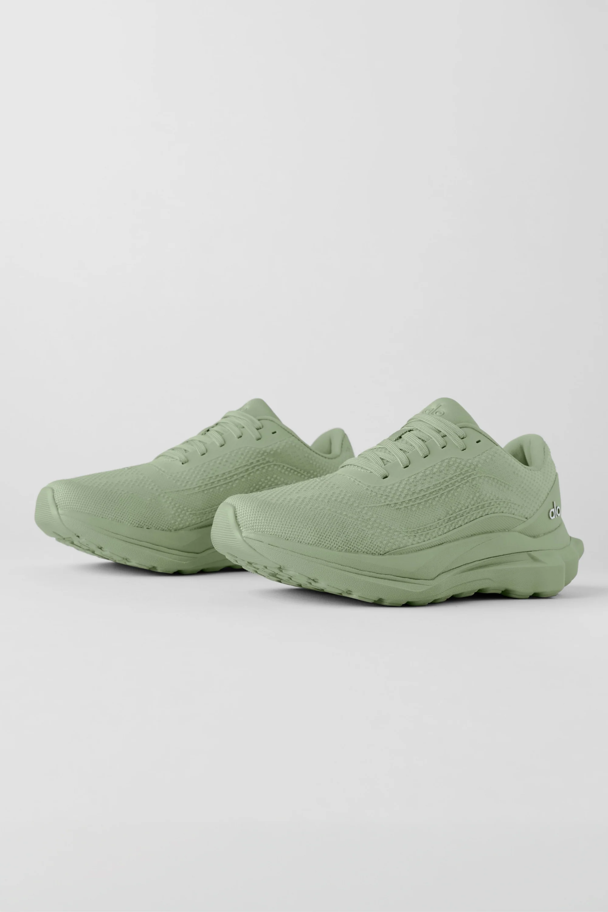 ALO Runner Unisex Performance Shoe in Dune Grass