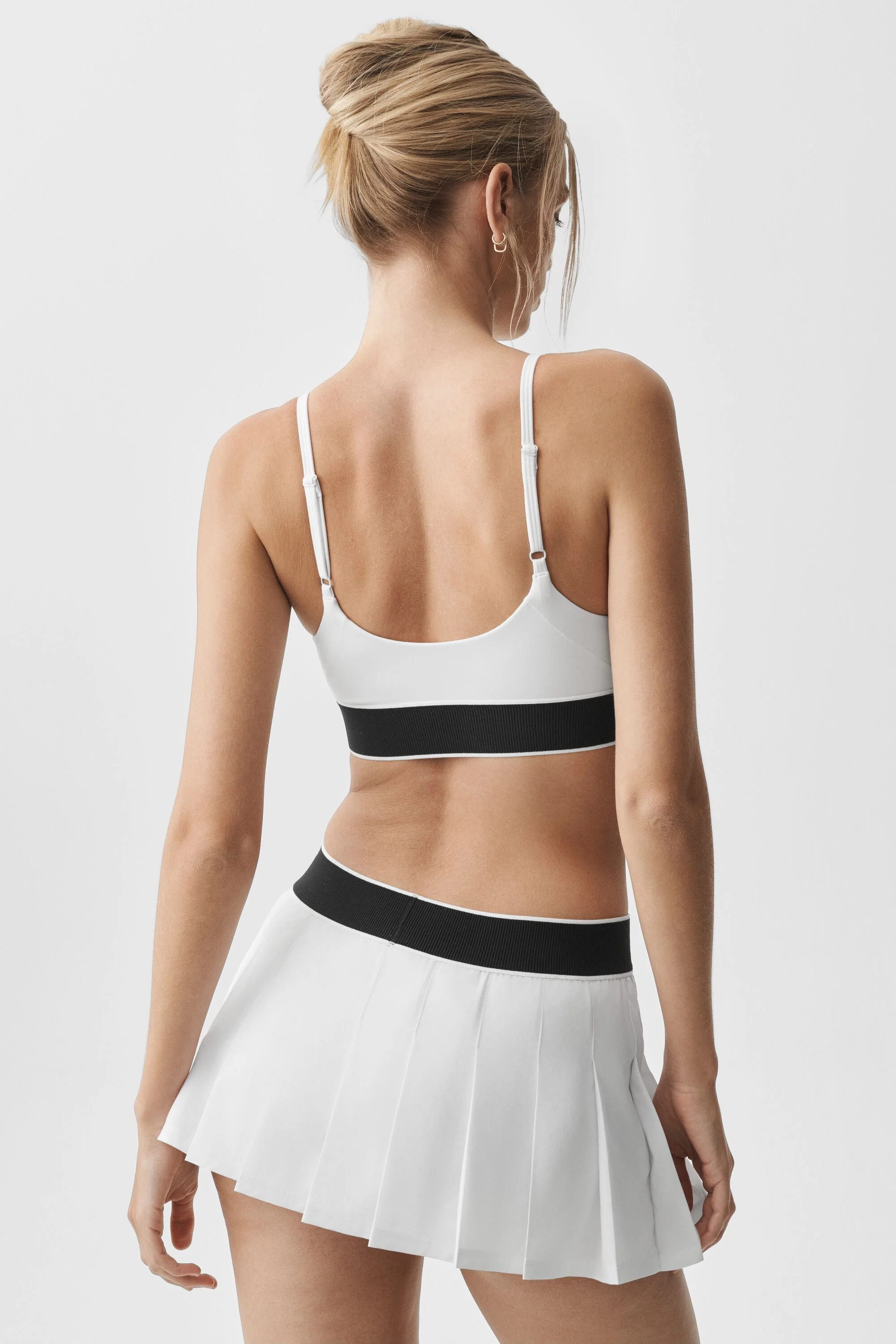 ALO Softsculpt Amp It Up Bra in White und Black