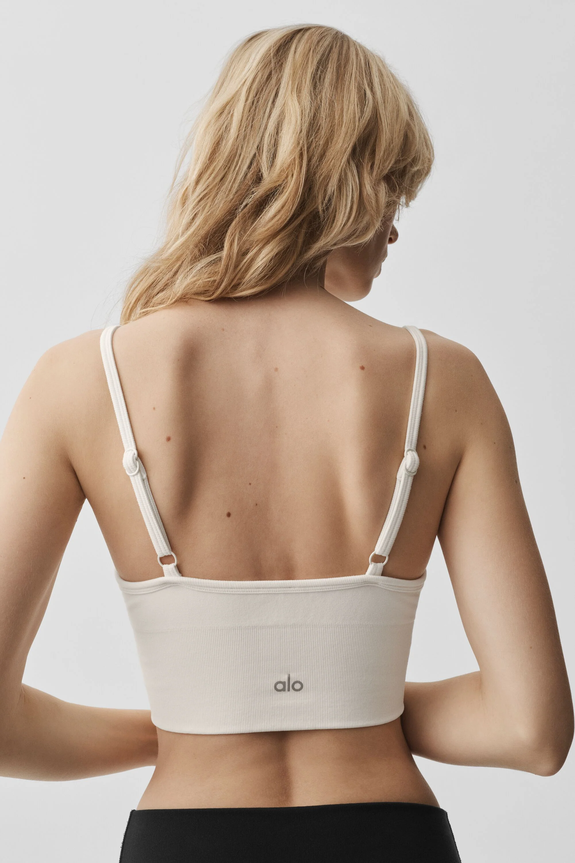 Bralette sin costuras de modal acanalado Delight en marfil