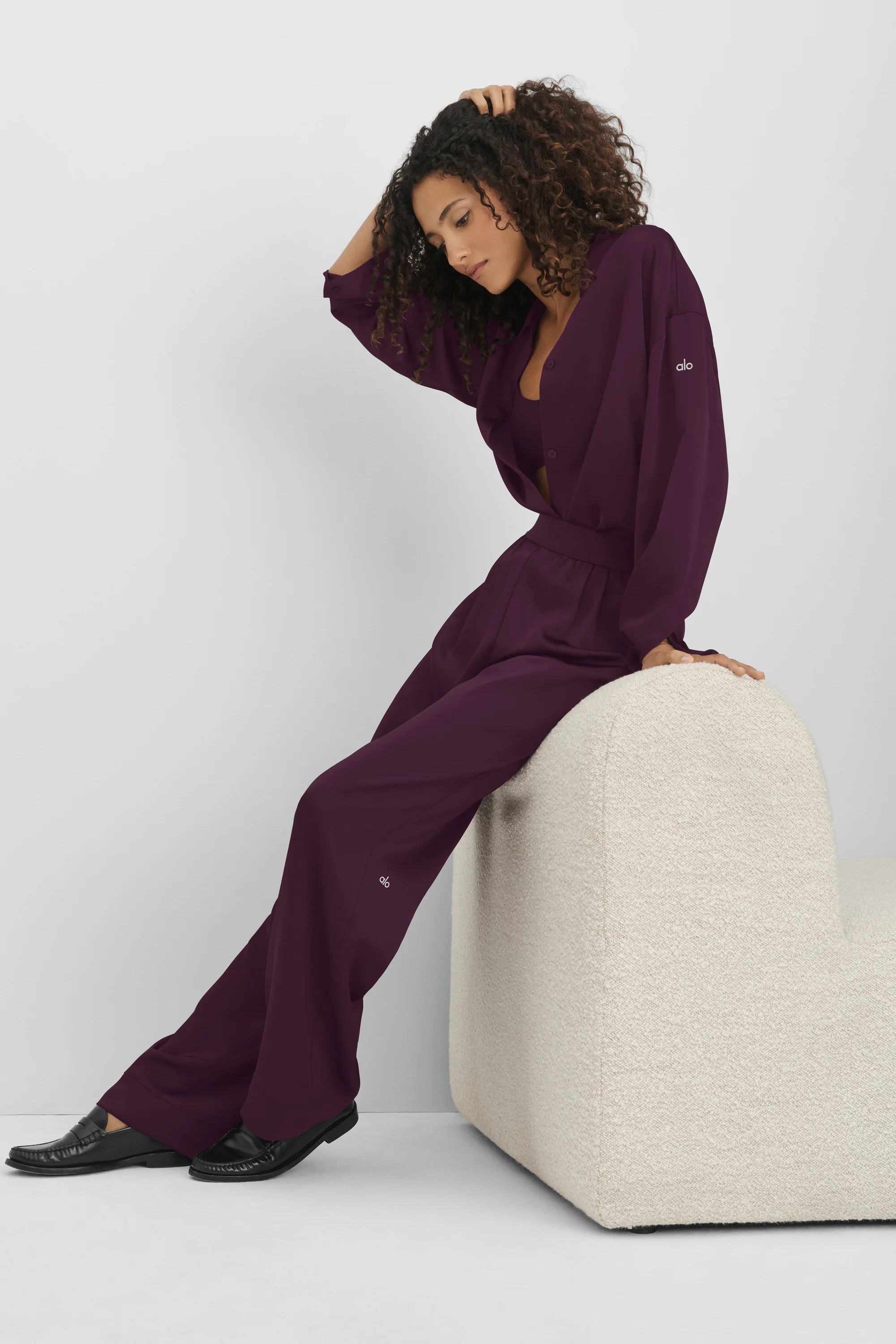 Satin High-Waist Smooth Talker Pant Regular in Rich Bordeaux