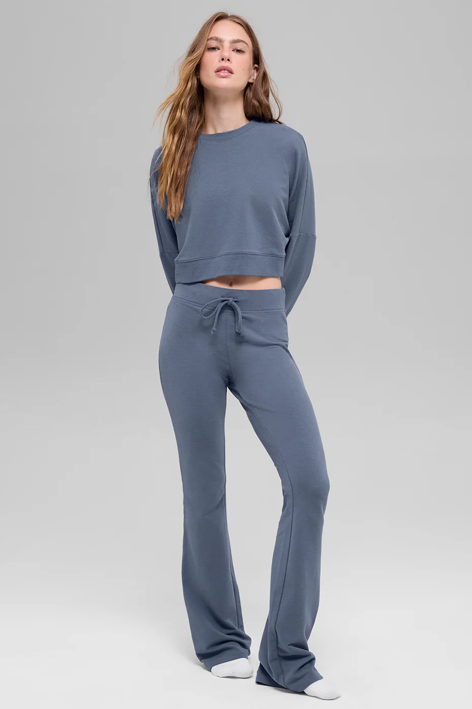 Cropped Sway Crew Neck Pullover in Bluestone