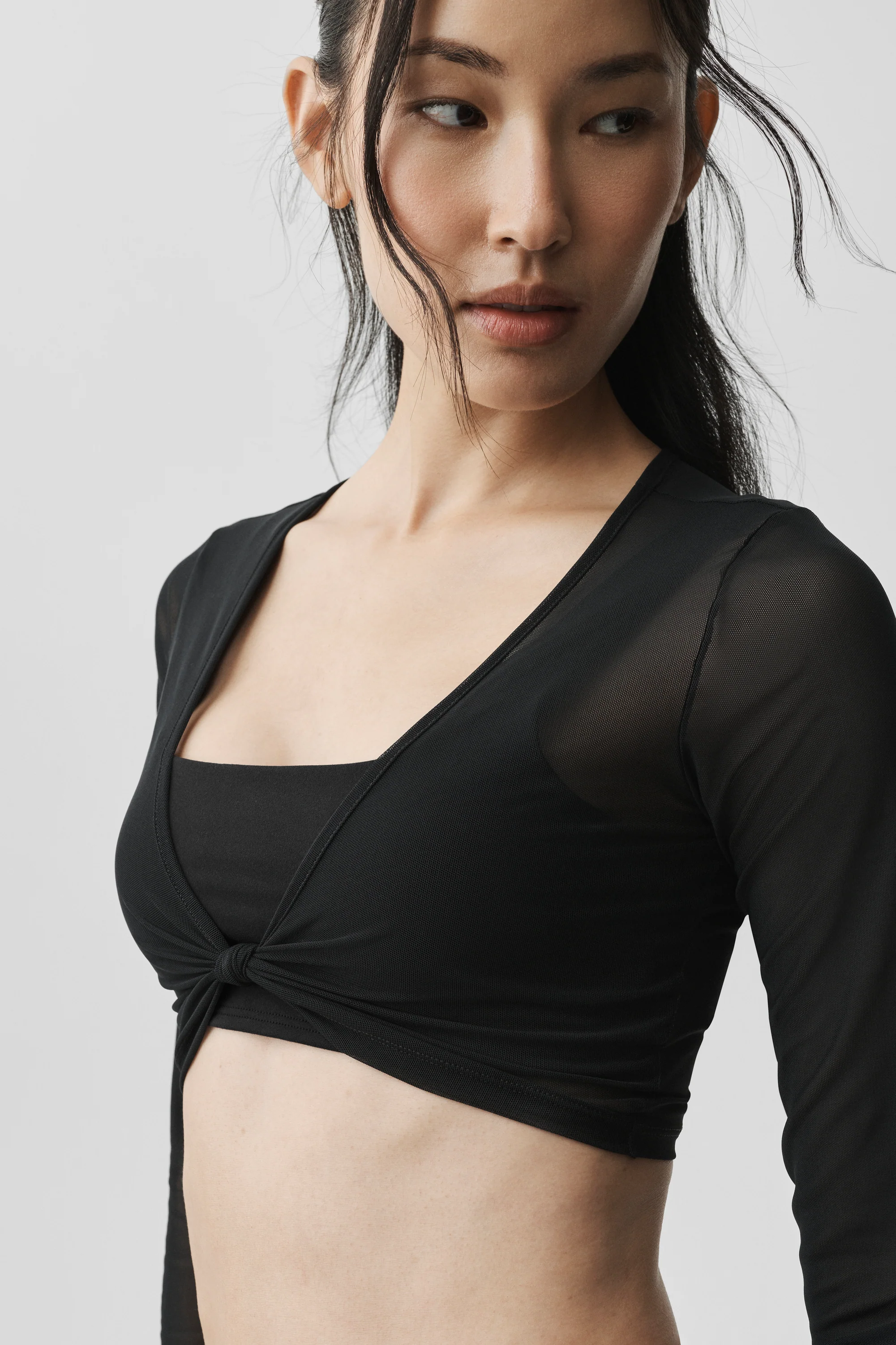 Top Knotty in mesh a manica lunga in Nero per Pilates e layering
