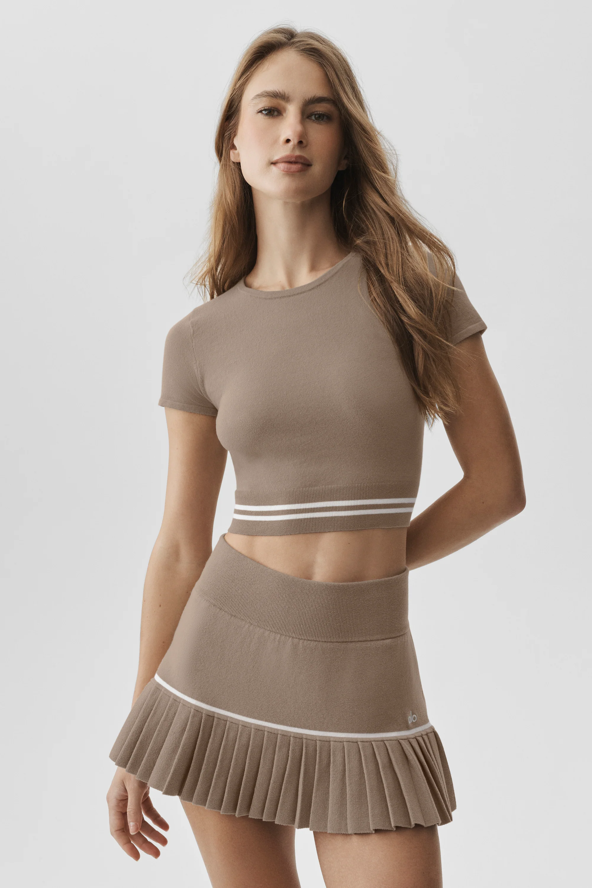 Scholar Knit My Serve Short Sleeve in Gravel and White