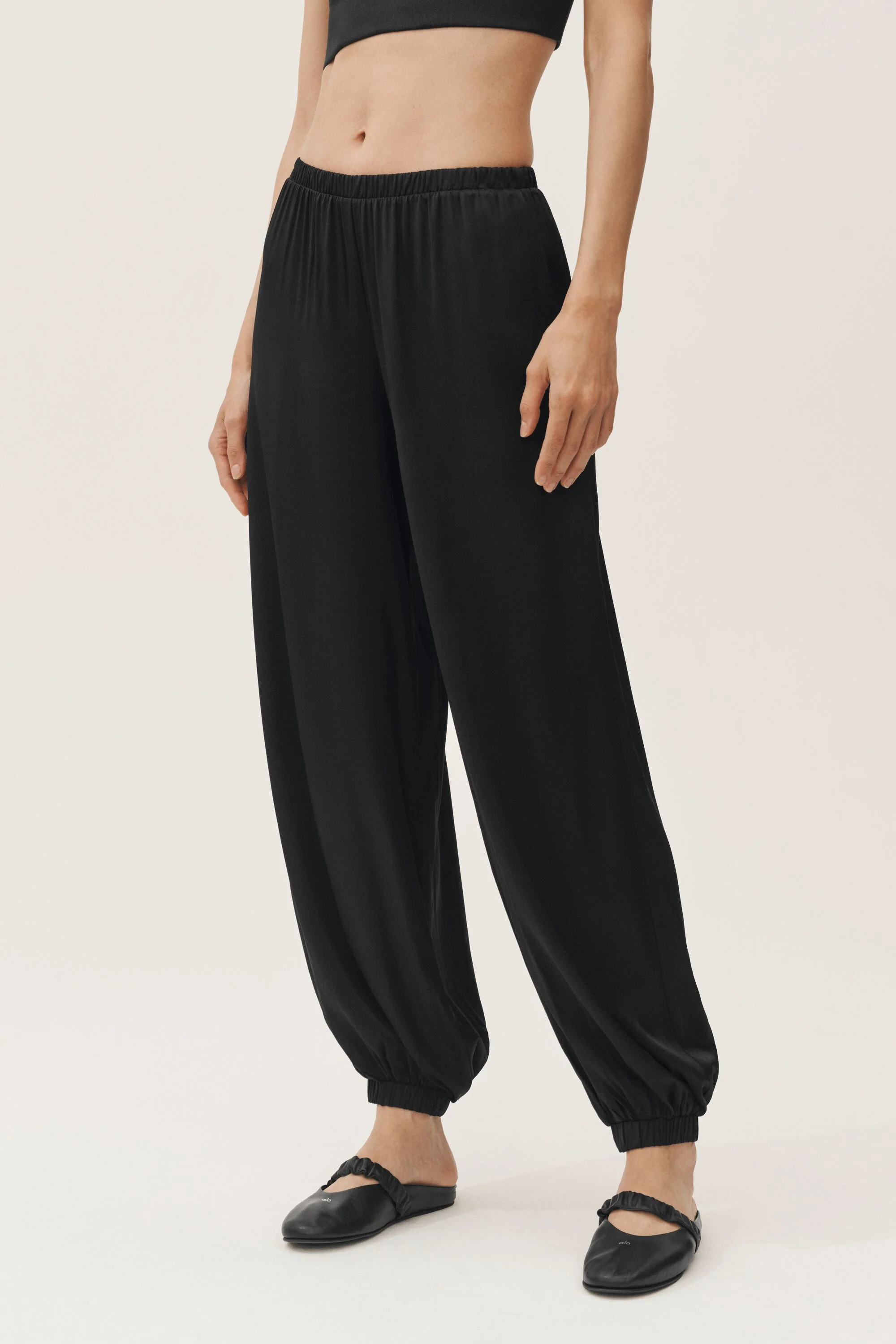 Silk Blend High-Waist Radiance Pant in Black
