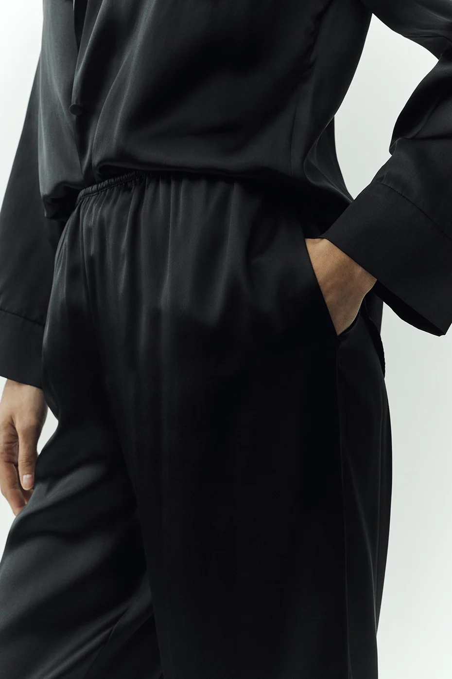 Silk Luminous Pant (Long) in Black with a 33 Inch Inseam