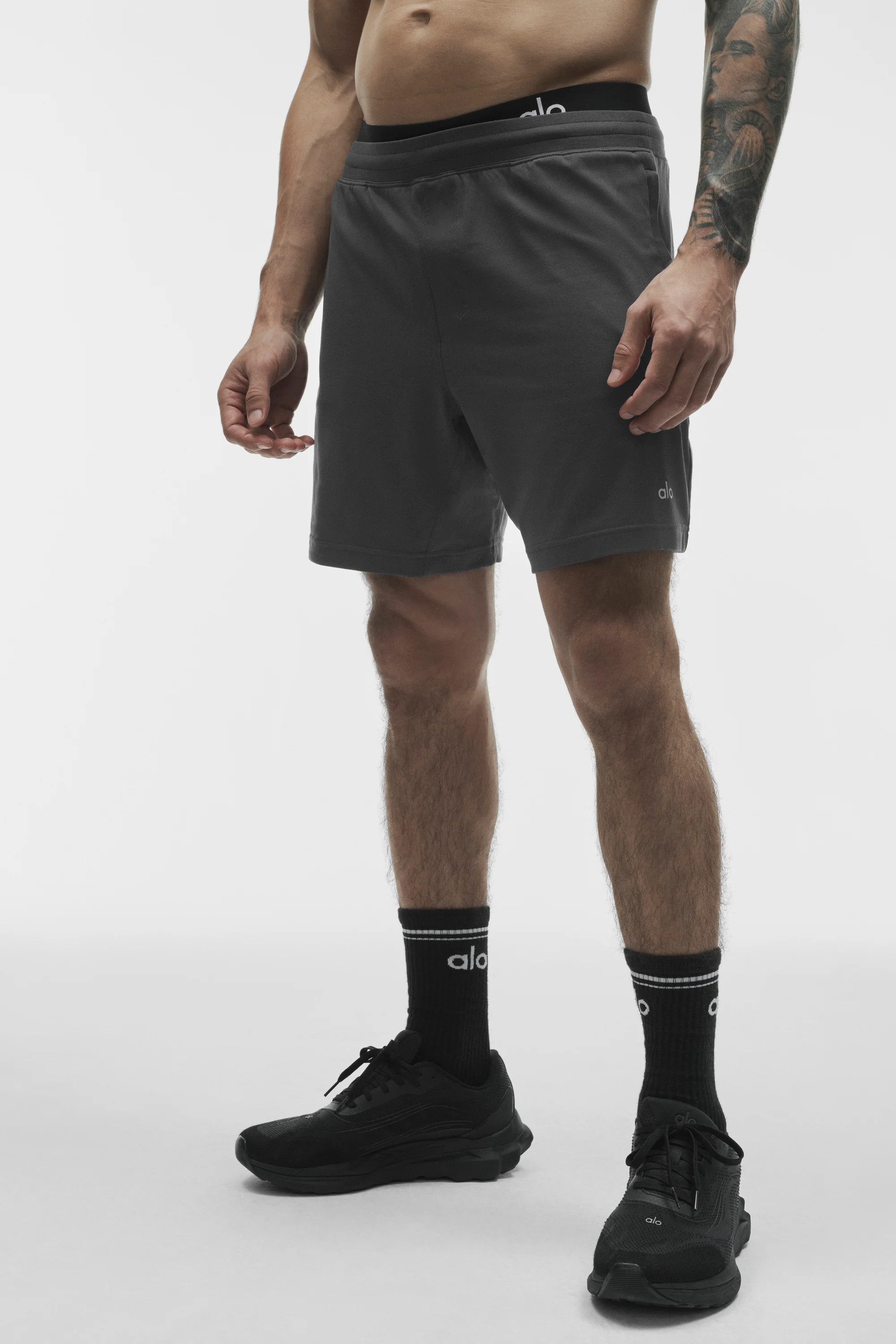Conquer React 7-Inch Performance Short in Anthracite
