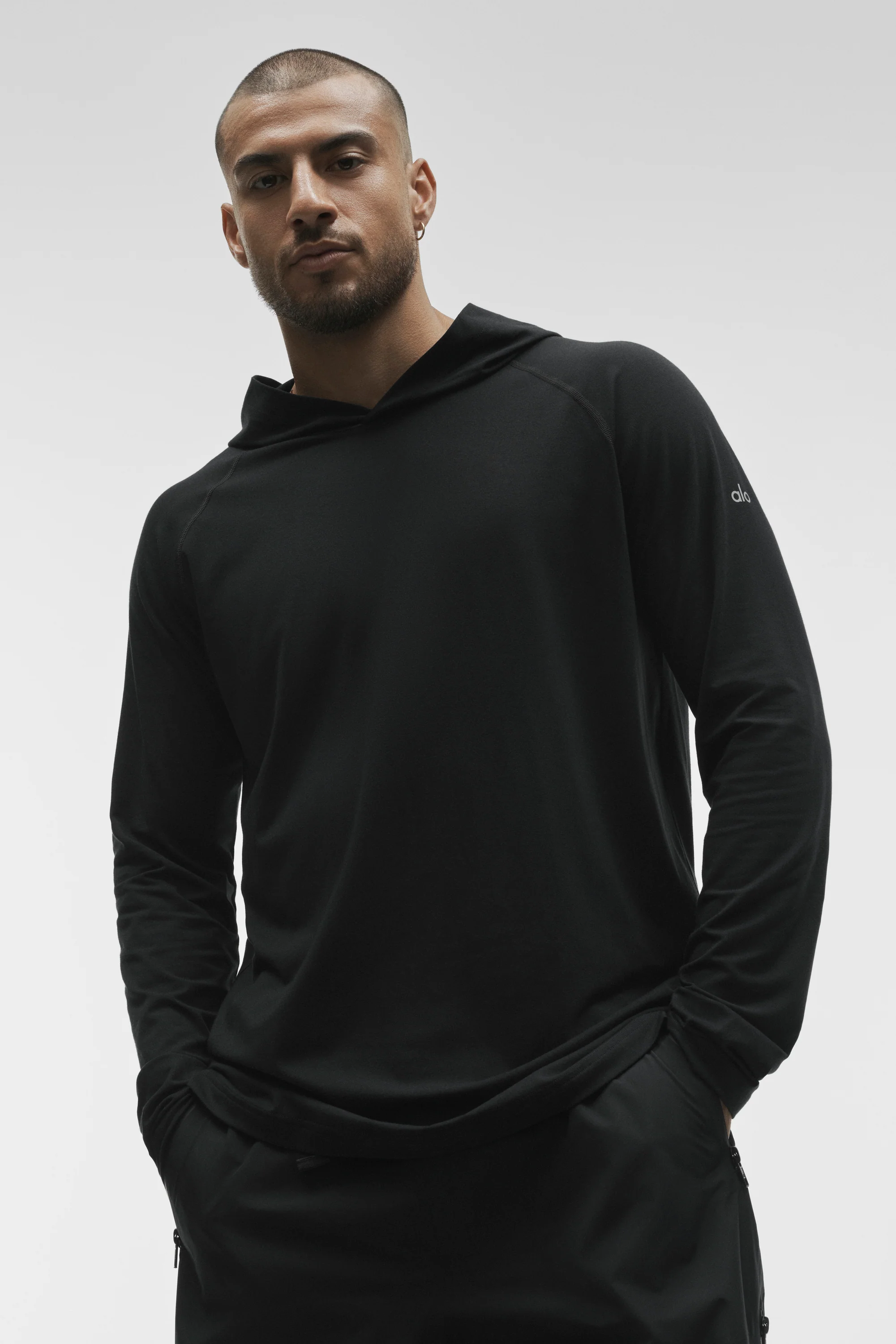 ALO Vapor Long Sleeve Hoodie - Black Sweat-Wicking Cotton Blend