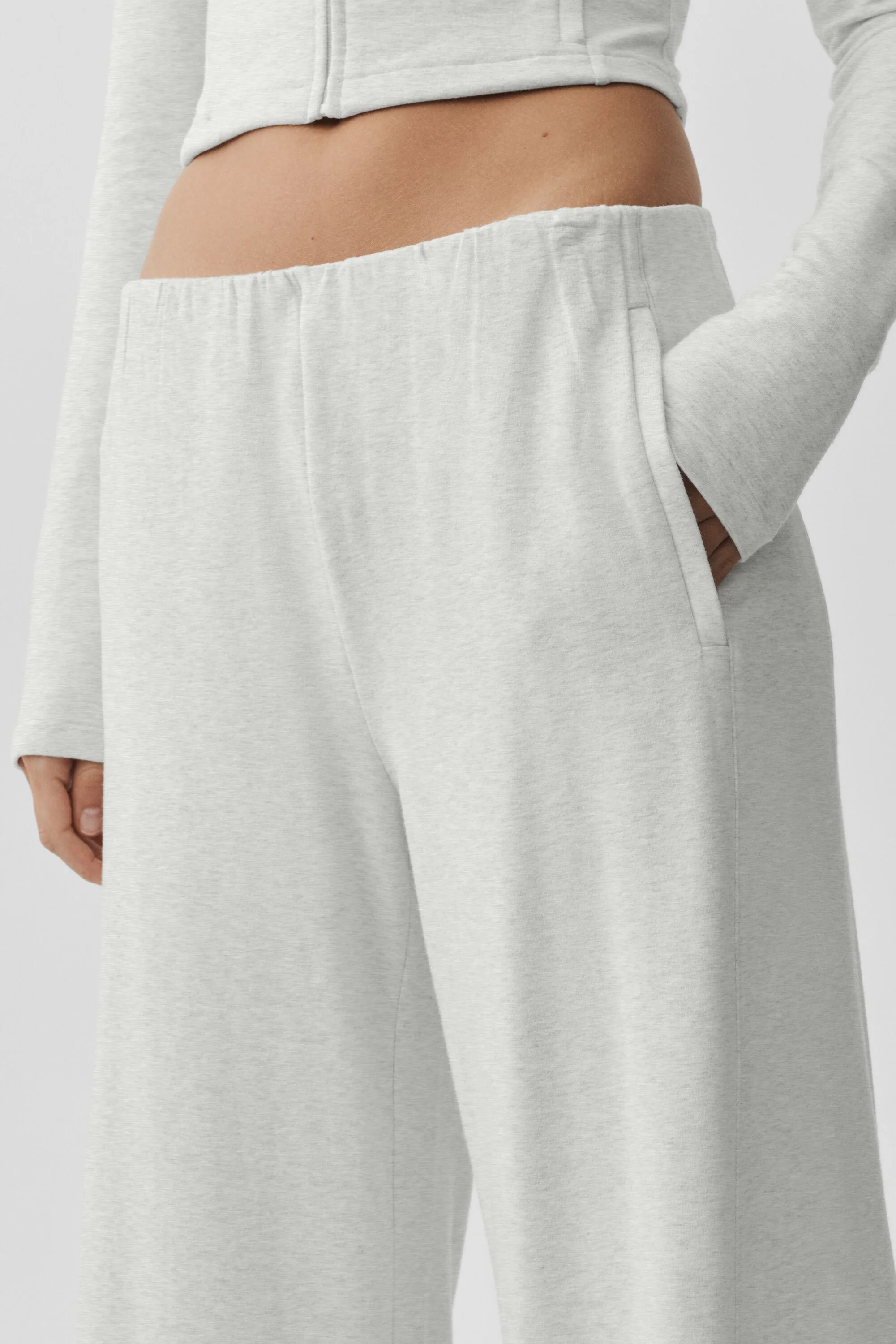 Sway Mid-Rise On The Go Pant i White Heather for reisedager