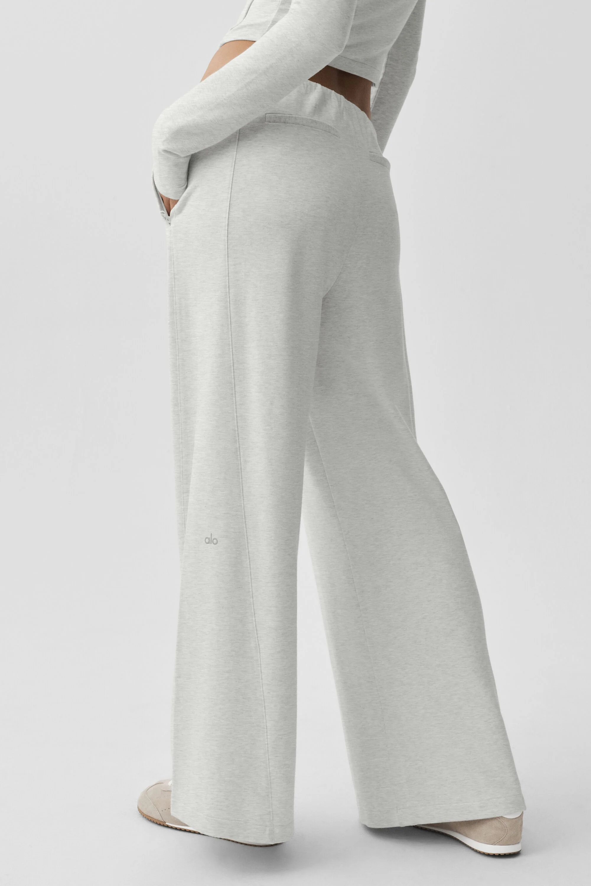 Sway Mid-Rise On The Go Pant in White Heather for Travel Days