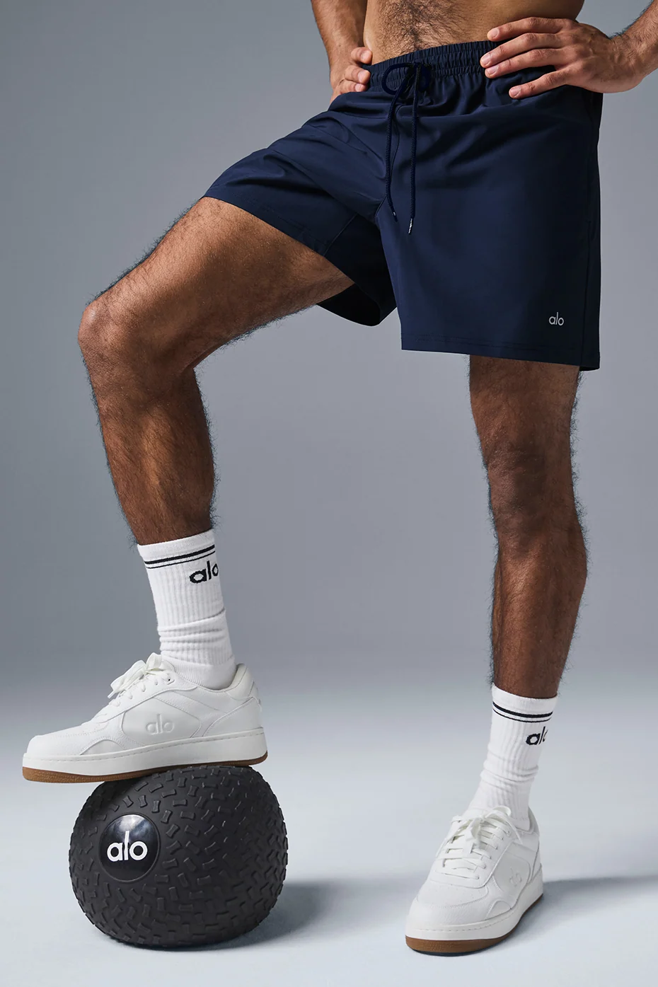 7 Inch Circuit Short in Navy with Zippered Pockets