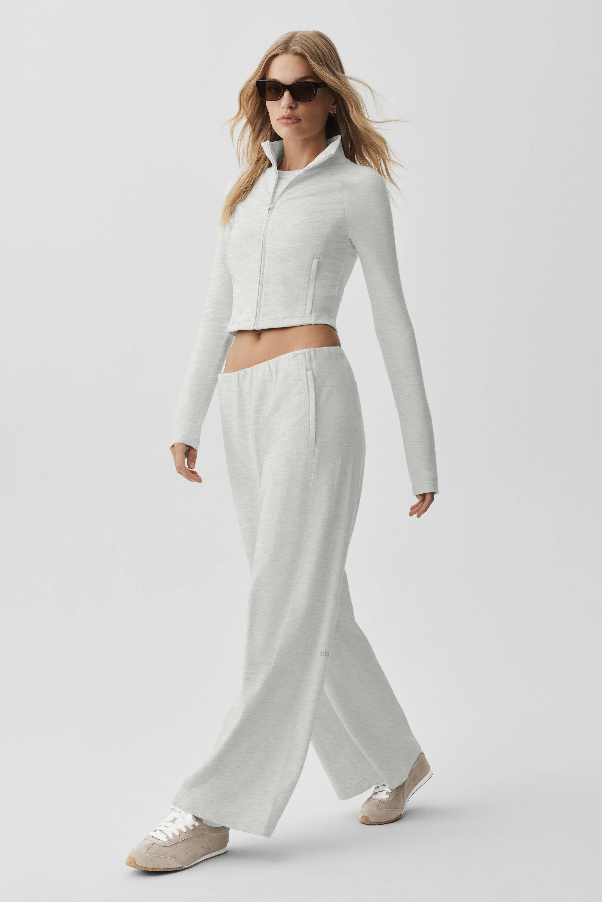 Sway Mid-Rise On The Go Pant in White Heather for Travel Days