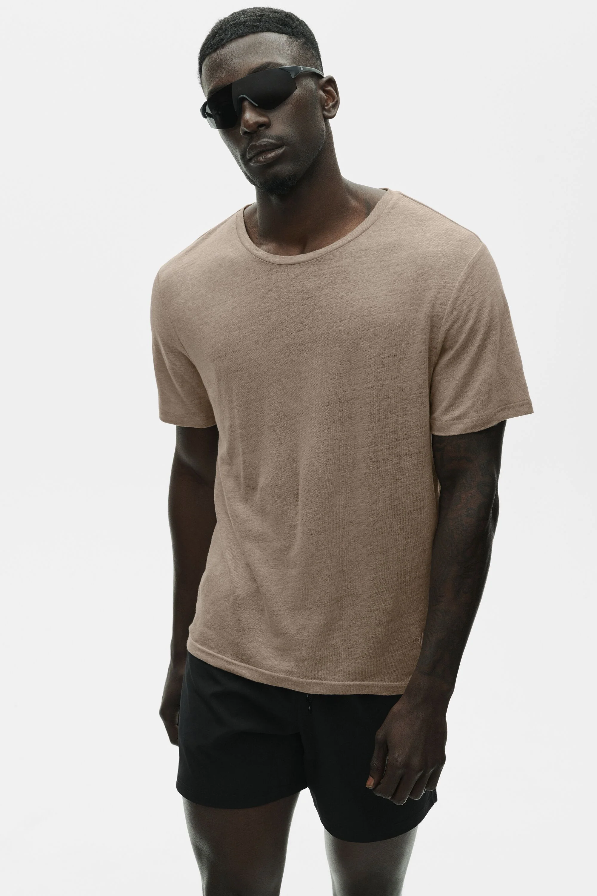 Linen Jersey Coastal Short Sleeve Tee in Gravel