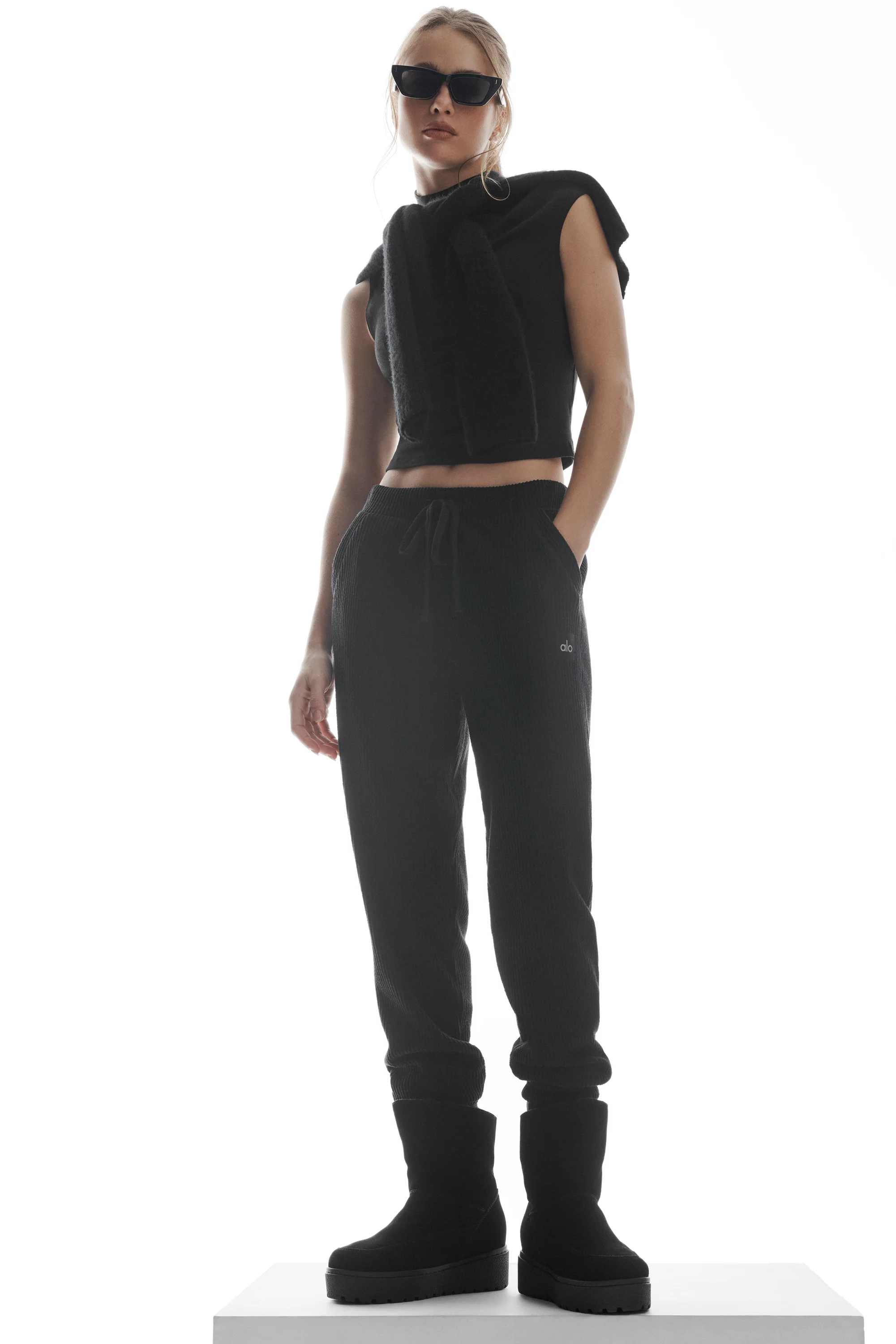 Muse Sweatpant, Black, korkea vyötärönauha
