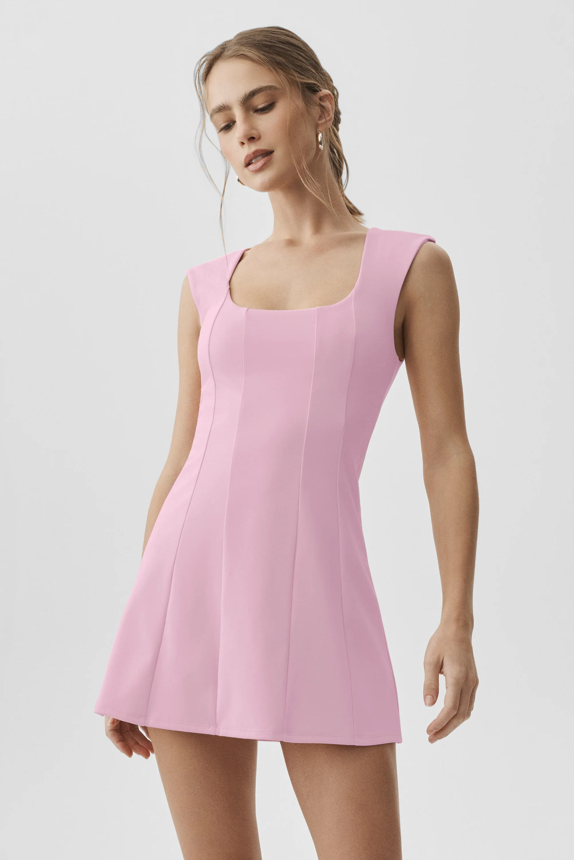Robe de tennis ALO Softsculpt Desire rose Marshmallow à manches courtes