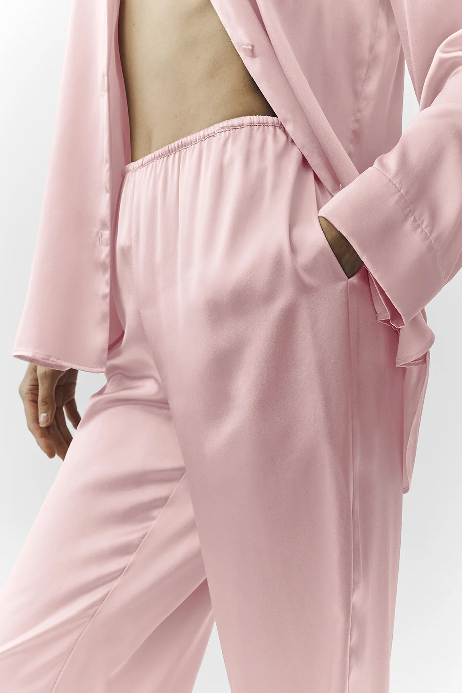 Pantalone Luminous (regular) in seta rosa champagne, cavallo da 30 Inch