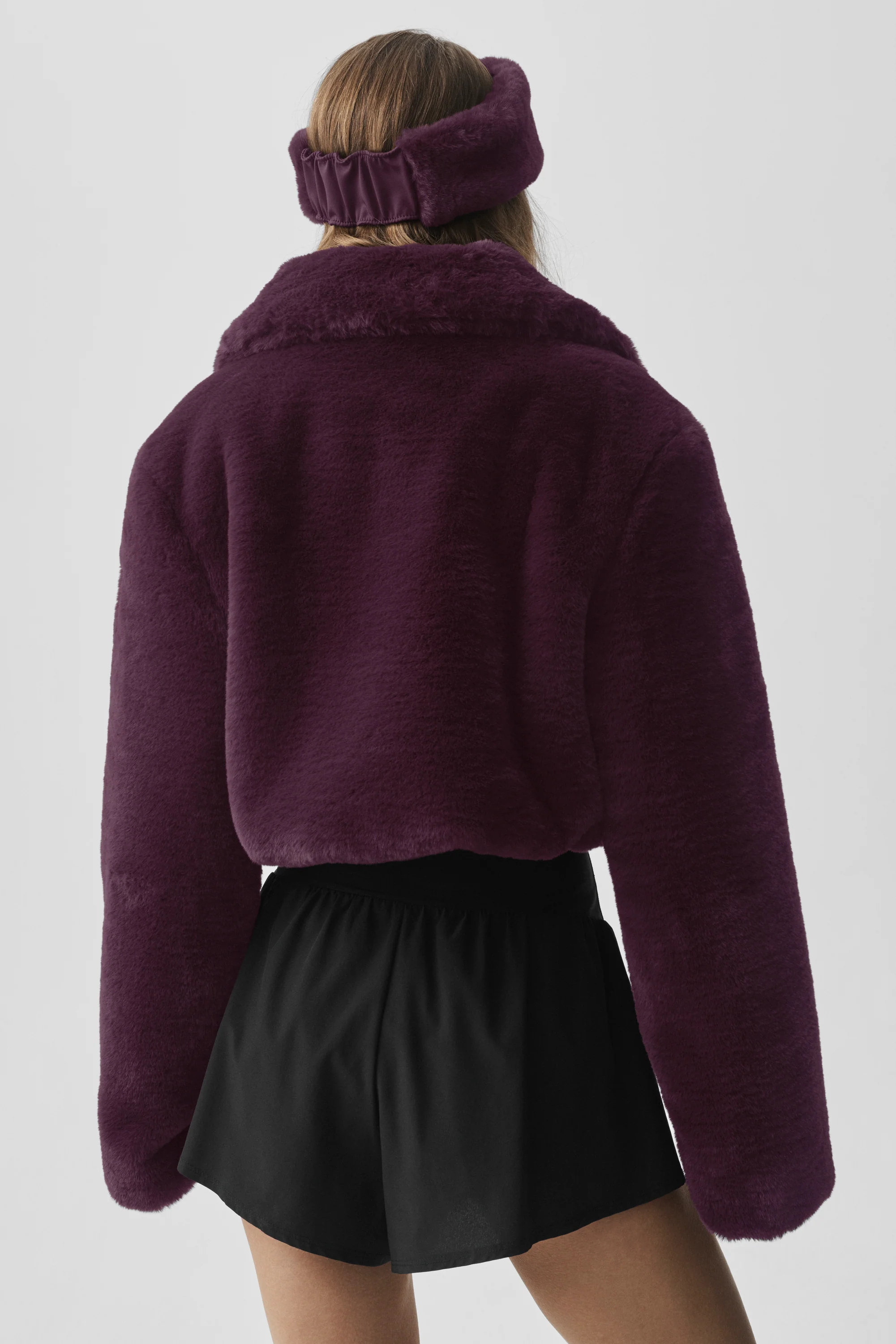 Kurze Kunstfelljacke Amore in Rich Bordeaux