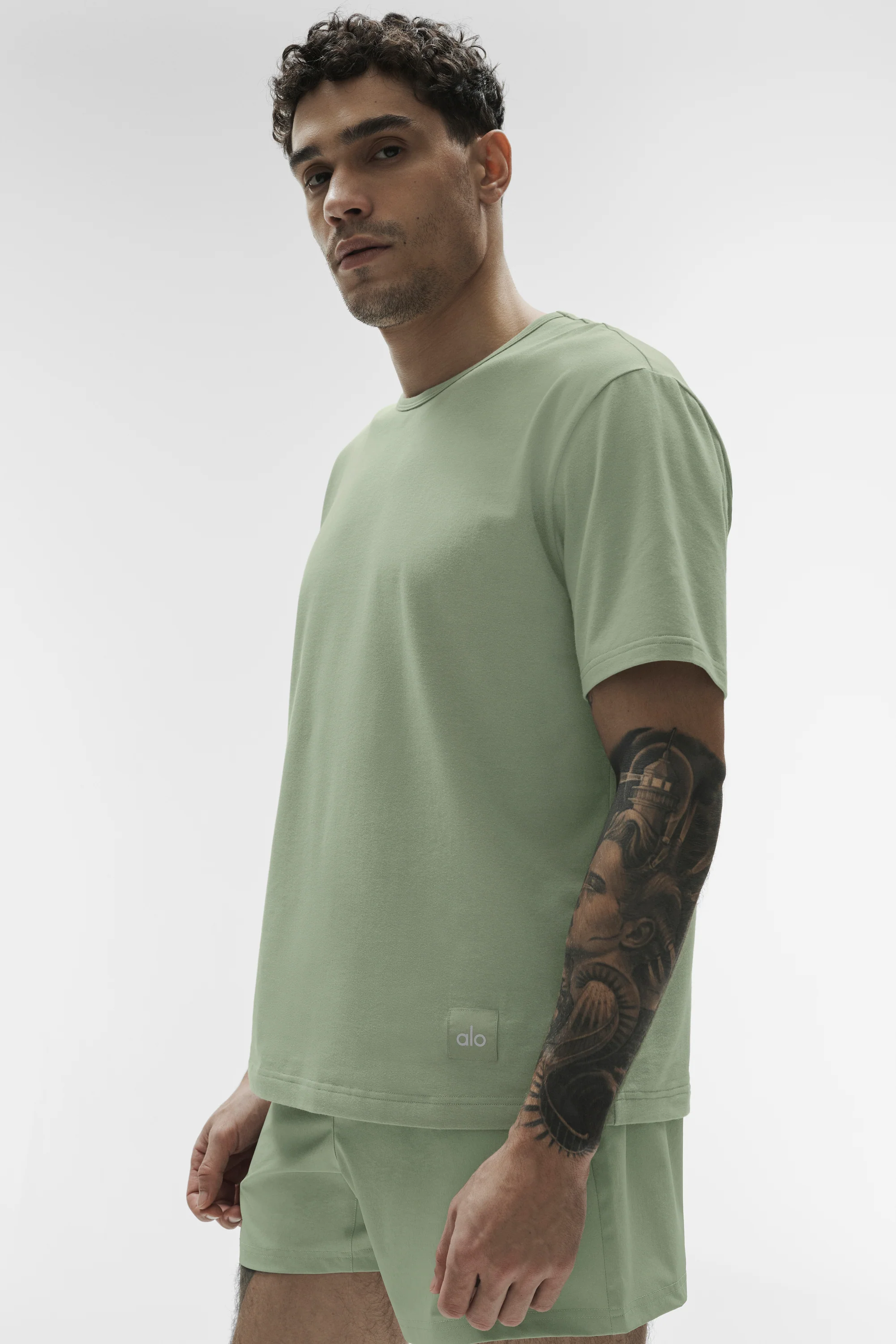 Street Essential Short Sleeve Tee in Dune Grass