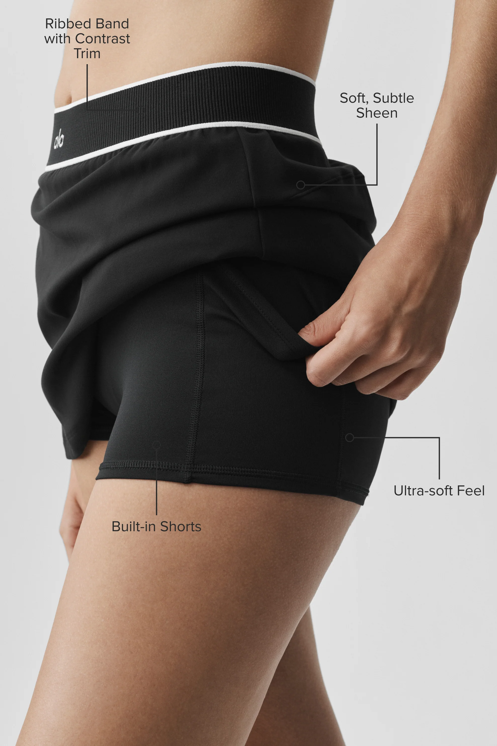 Falda de tenis ALO Softsculpt Amp It Up en negro