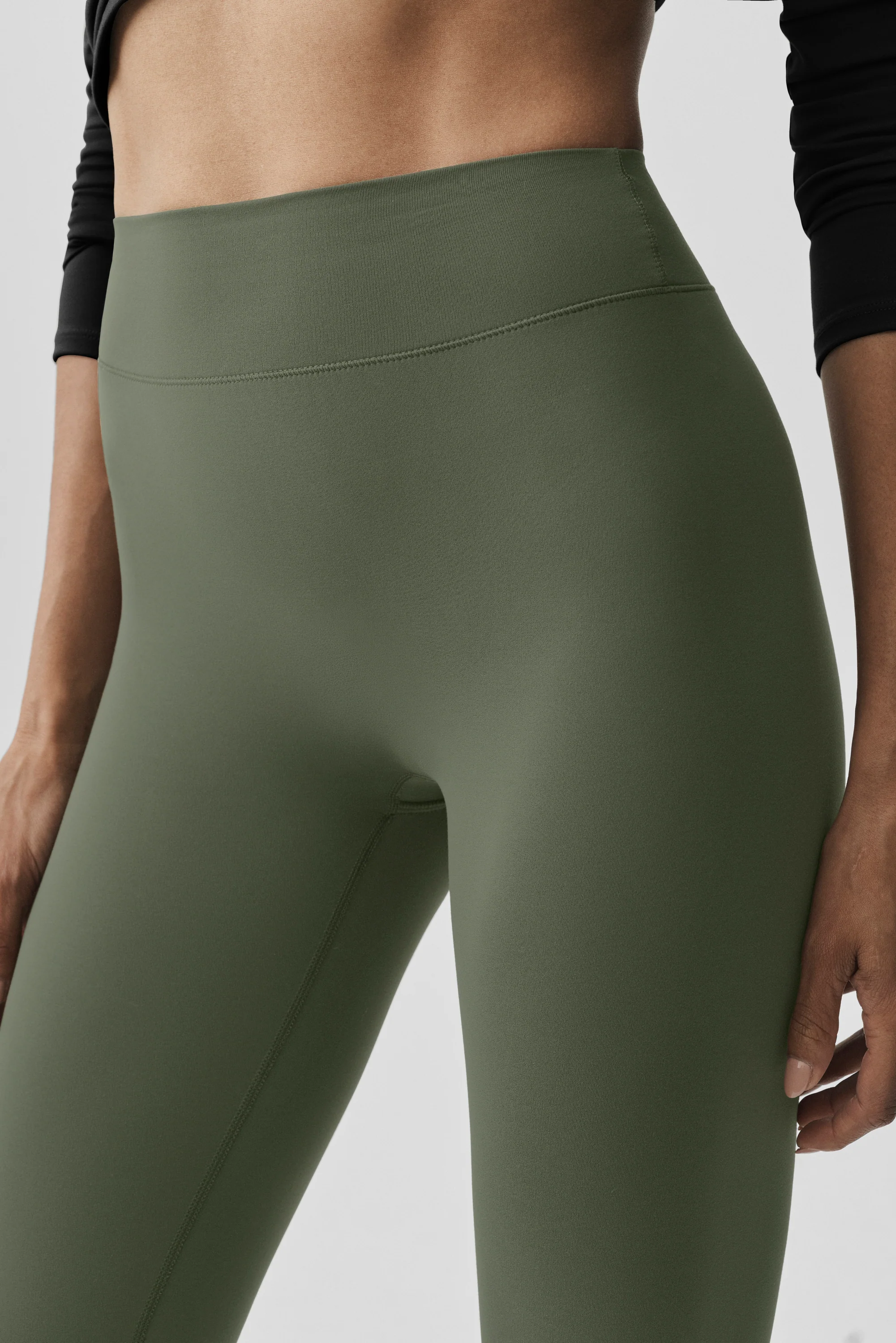ALO Softsculpt 7/8 Define Legging in Bamboo Green