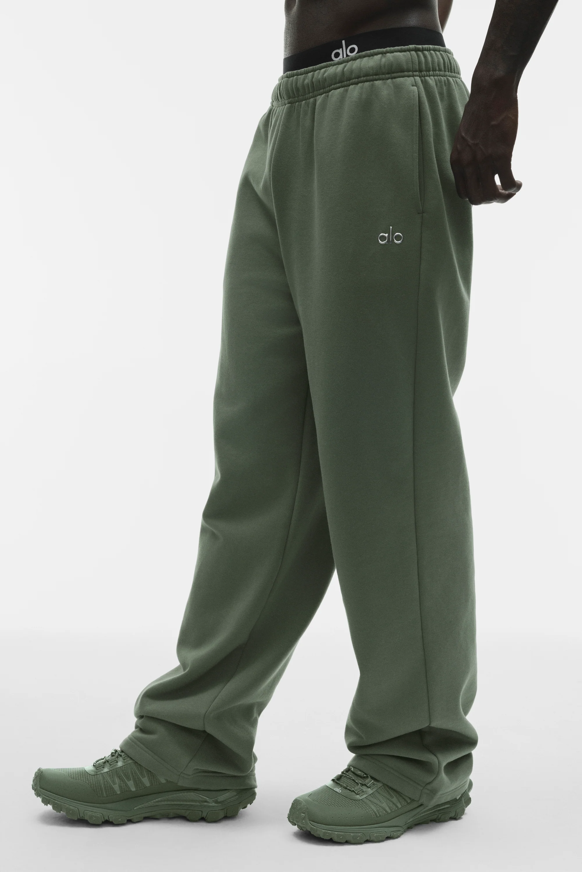 Accolade Straight Leg Sweatpant in Bamboo Green