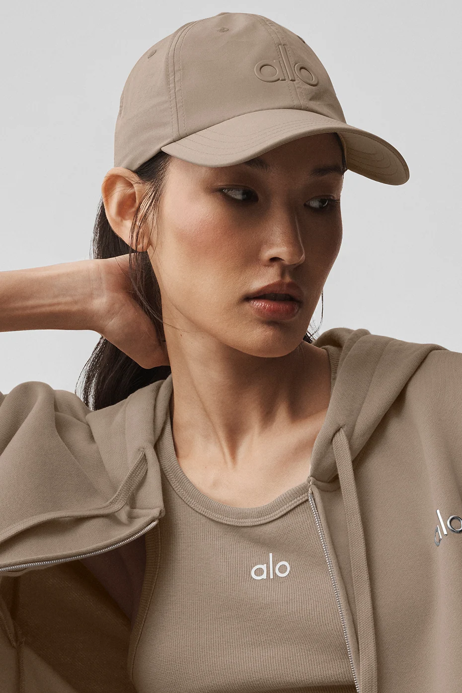 Performance Off-Duty Cap in Gravel with Curved Brim