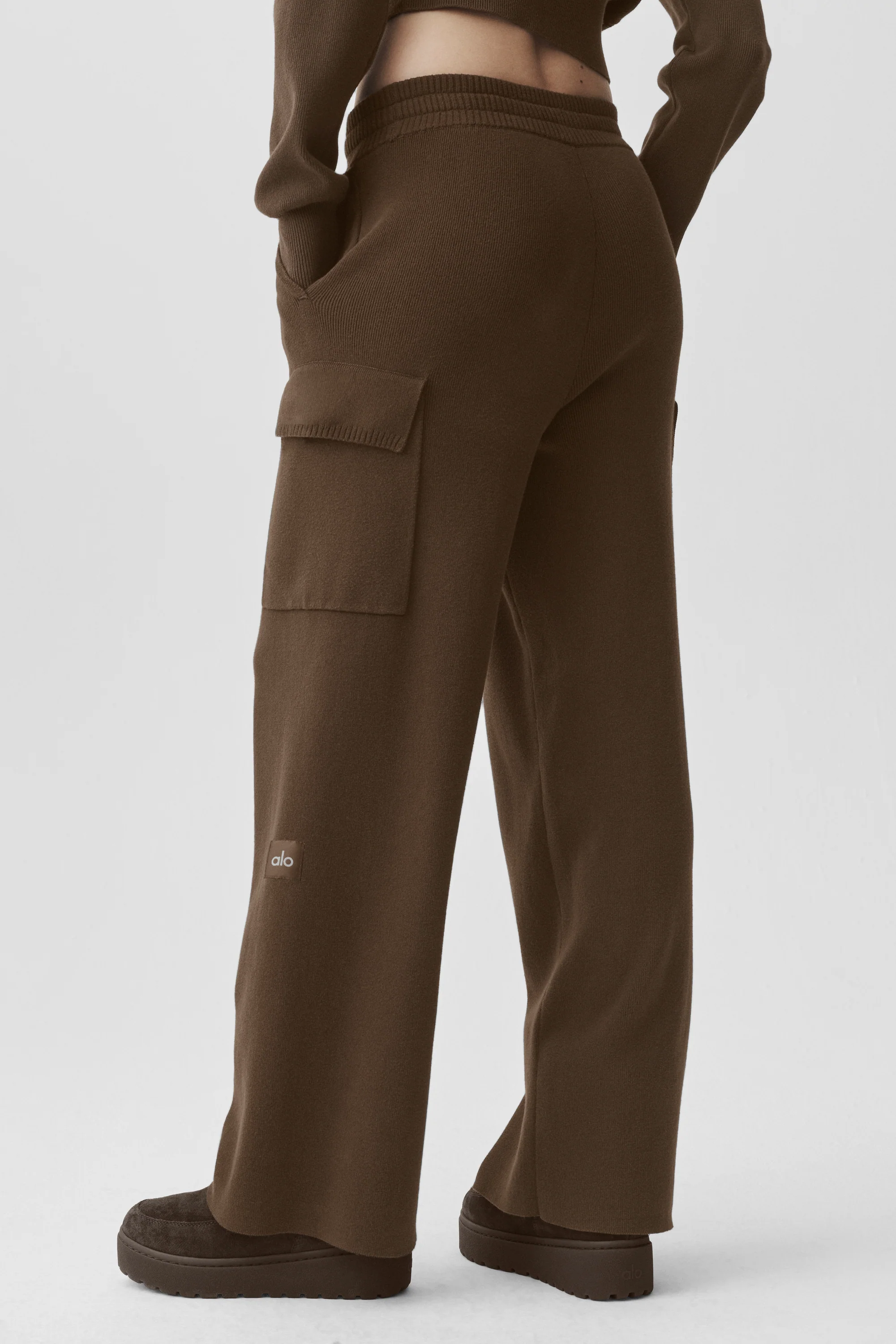 Scholar Knit High-Waist-Cargohose in Espresso