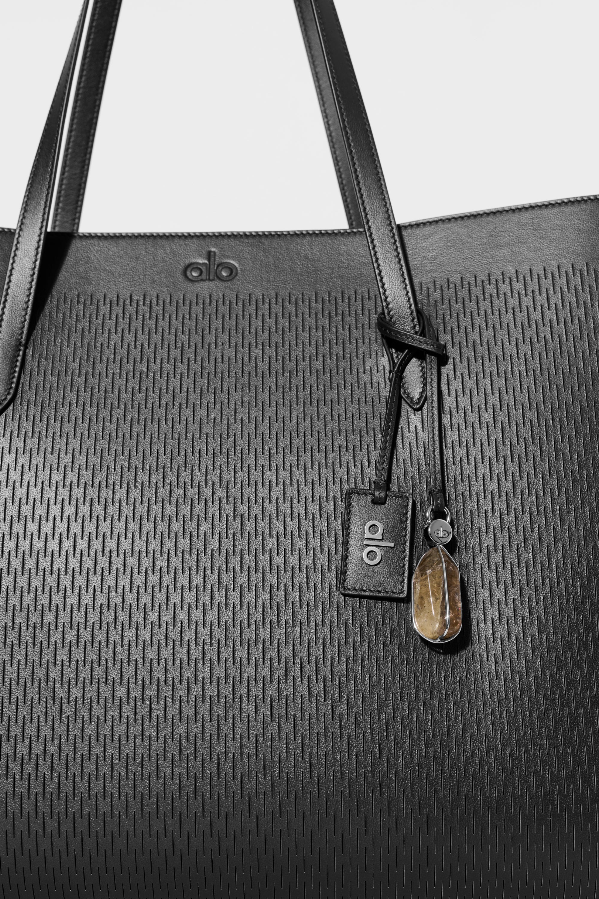 ALO Leather Mesh Tranquility Tote z czarnej skóry i siatki